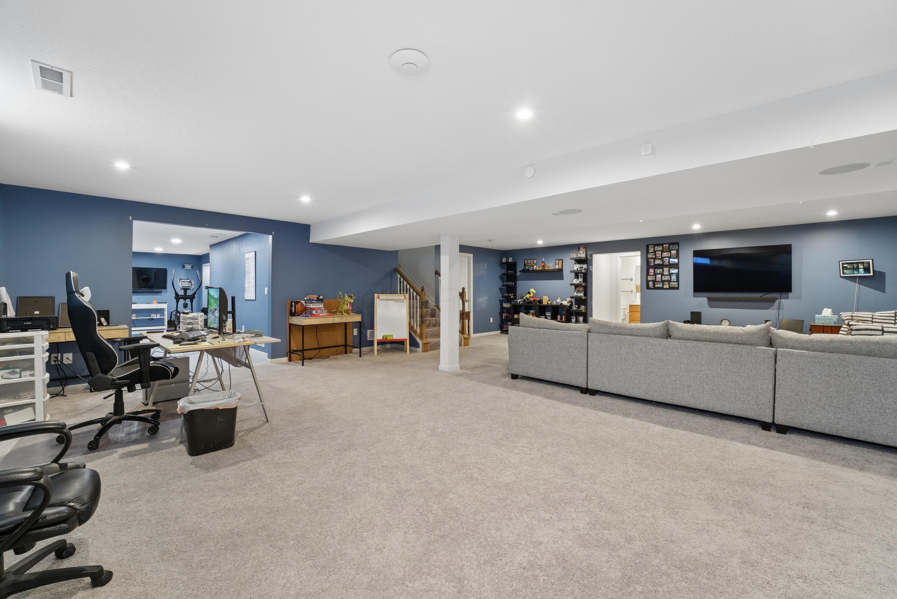 802 Avebury Drive Property Photo 34
