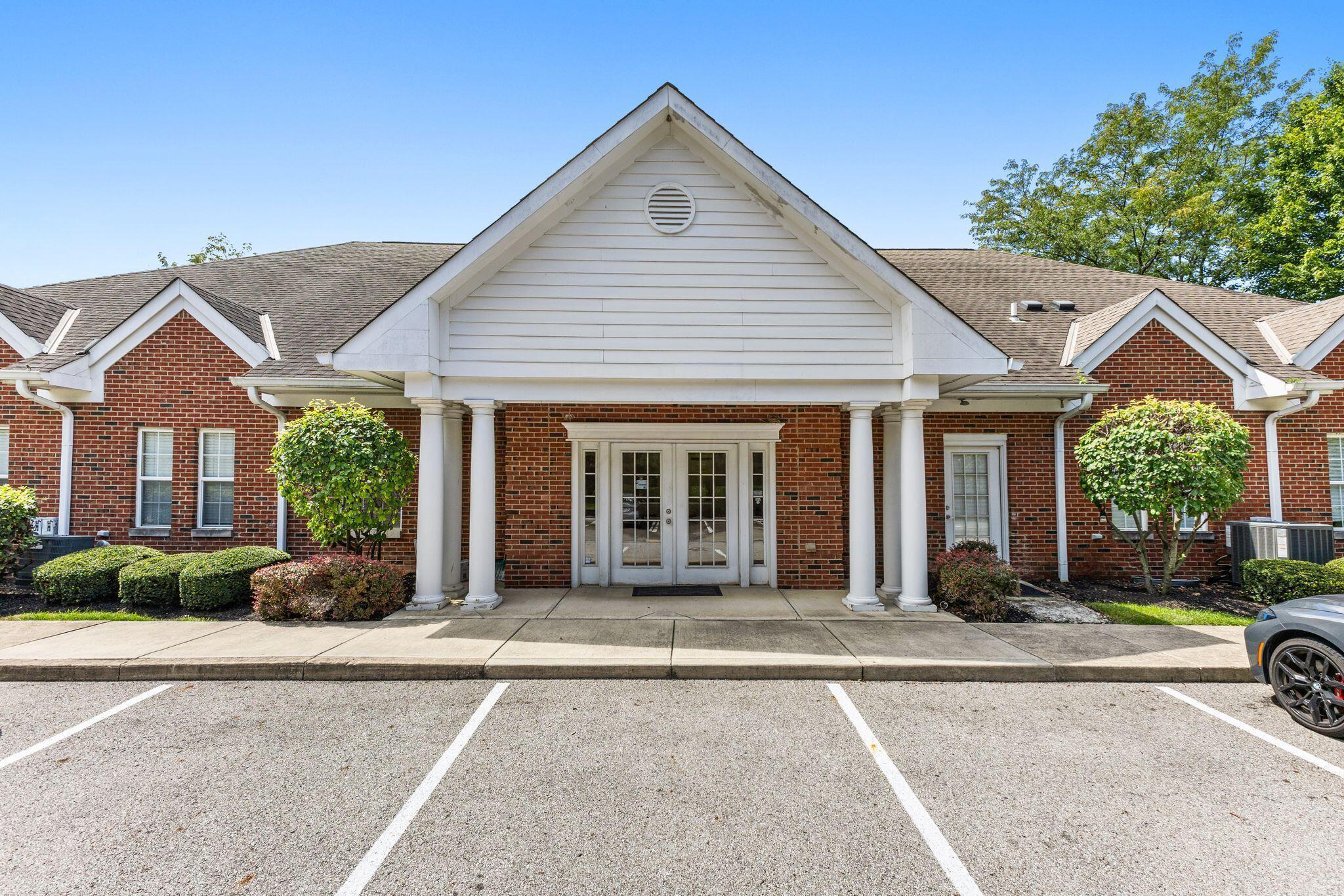 616 Office Parkway, B Property Photo 1