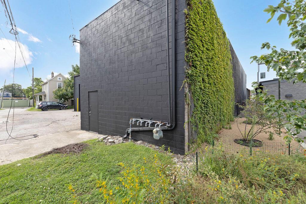 226032074 Property Photo 10