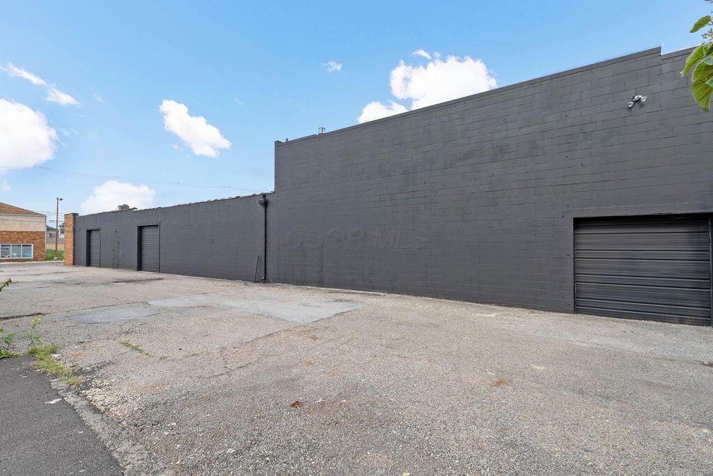 226032074 Property Photo 12