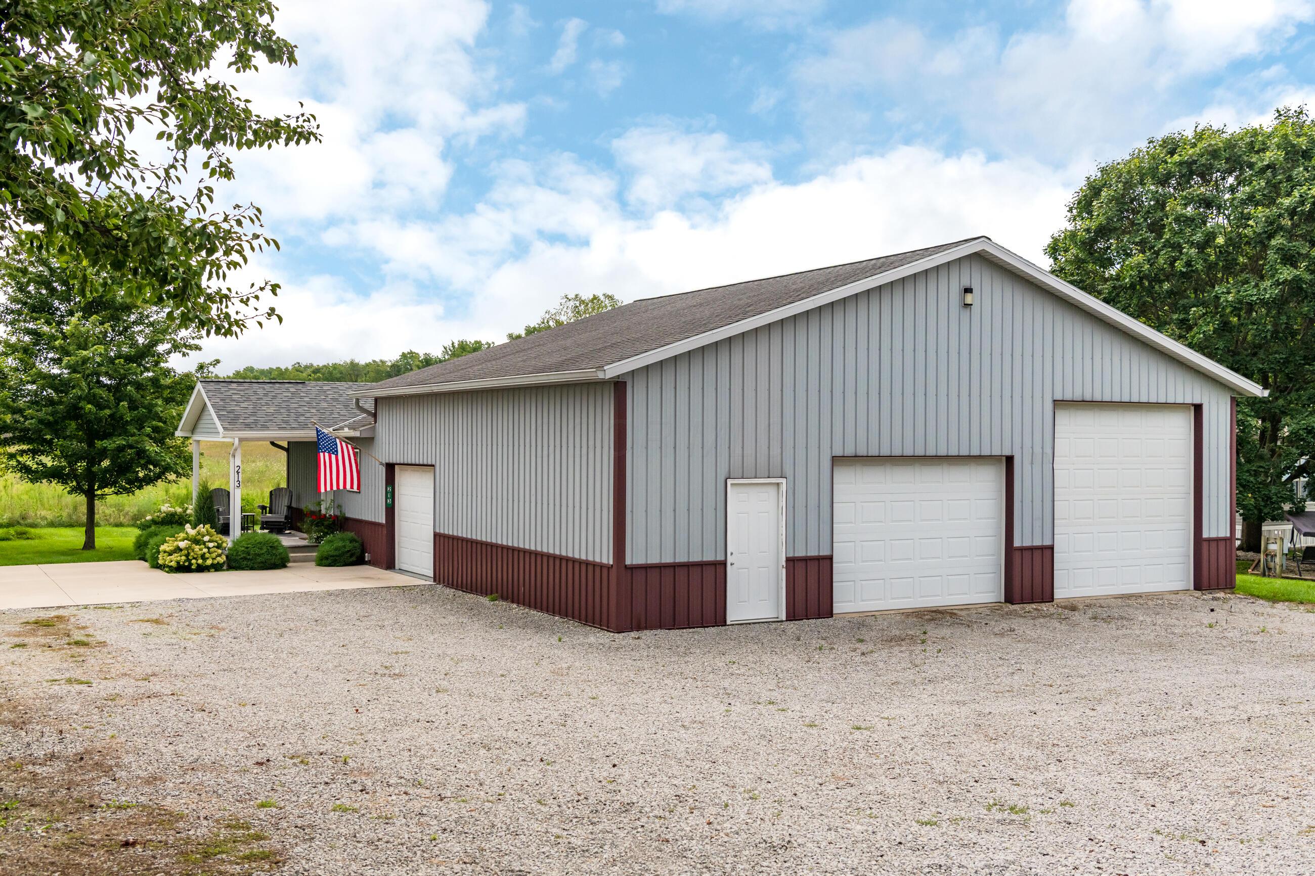 213 E Lawn Avenue Property Photo 1