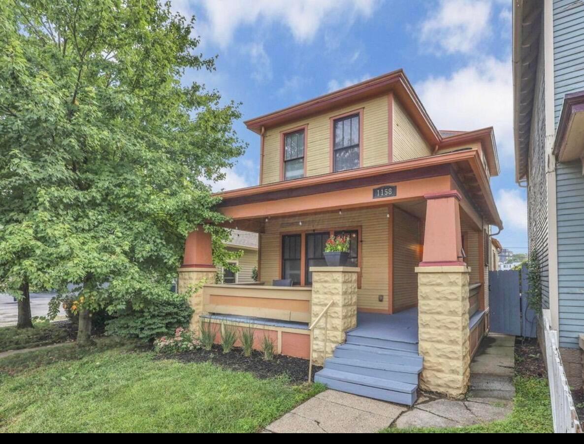 1158 Summit Street Property Photo 1
