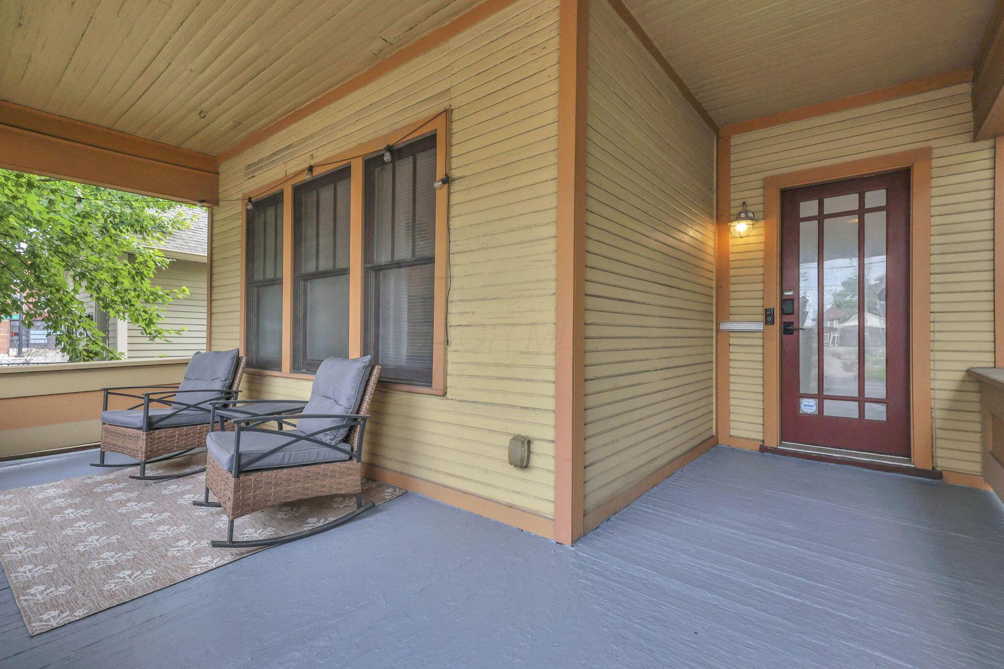 1158 Summit Street Property Photo 2