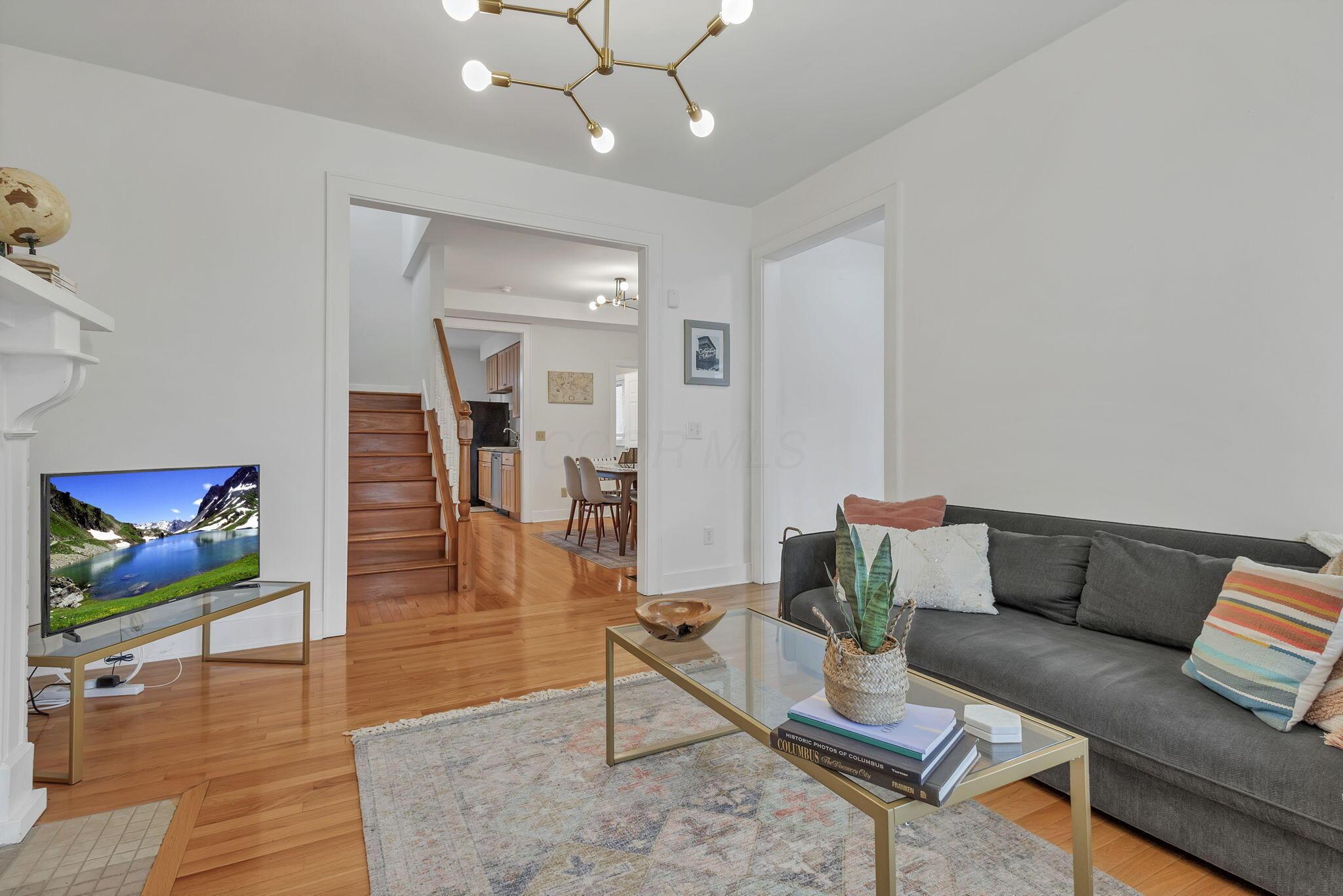 1158 Summit Street Property Photo 6