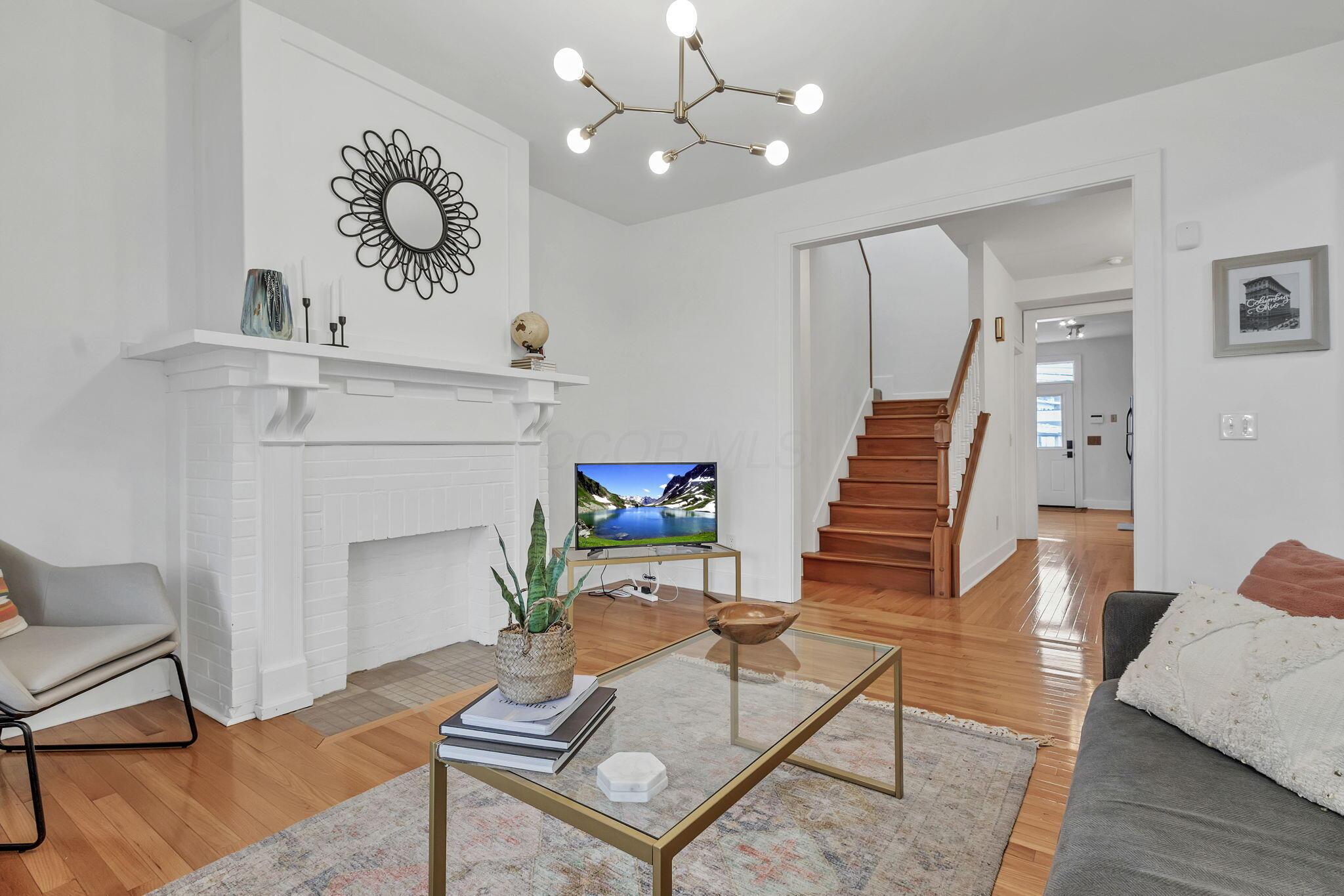 1158 Summit Street Property Photo 7