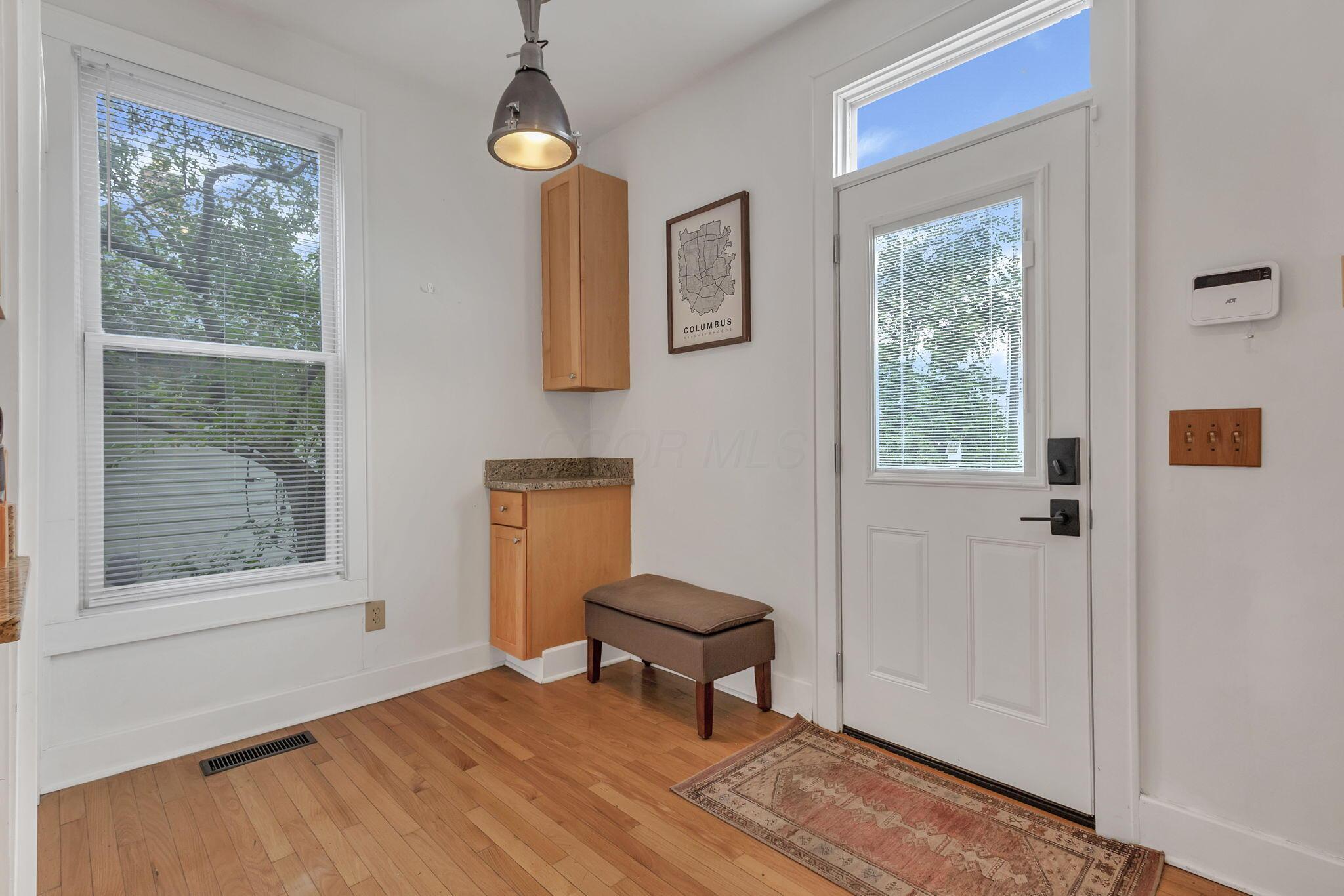 1158 Summit Street Property Photo 11