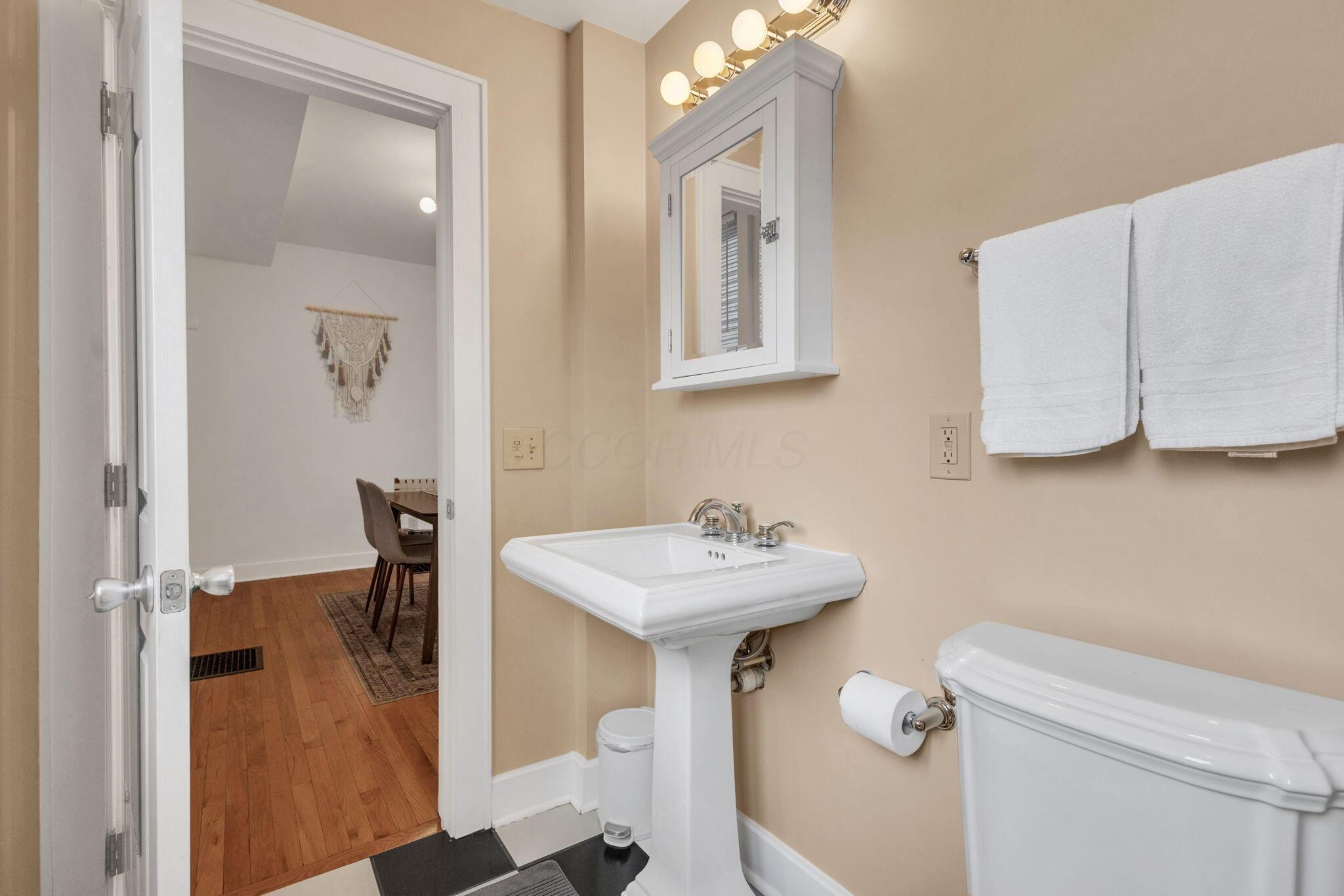 1158 Summit Street Property Photo 13