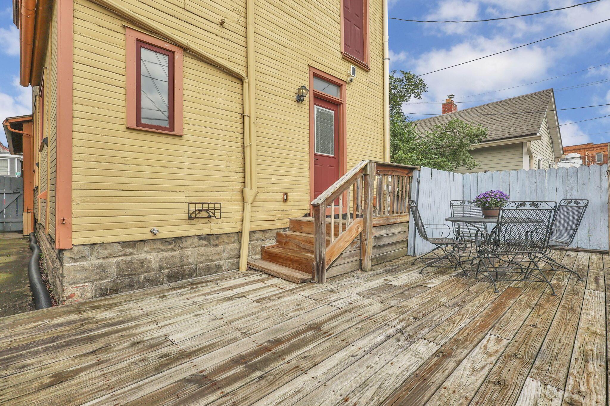 1158 Summit Street Property Photo 24