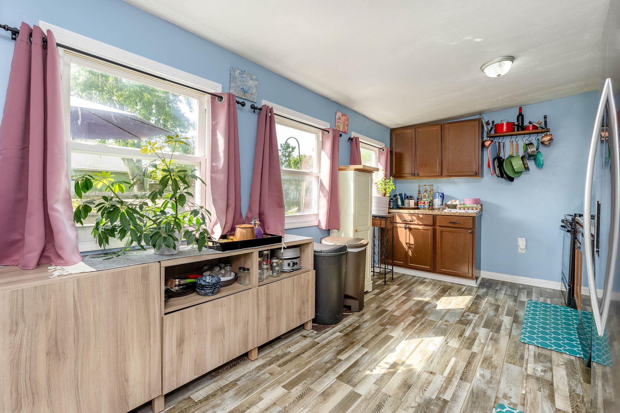 340 Parkdale Drive Property Photo 11