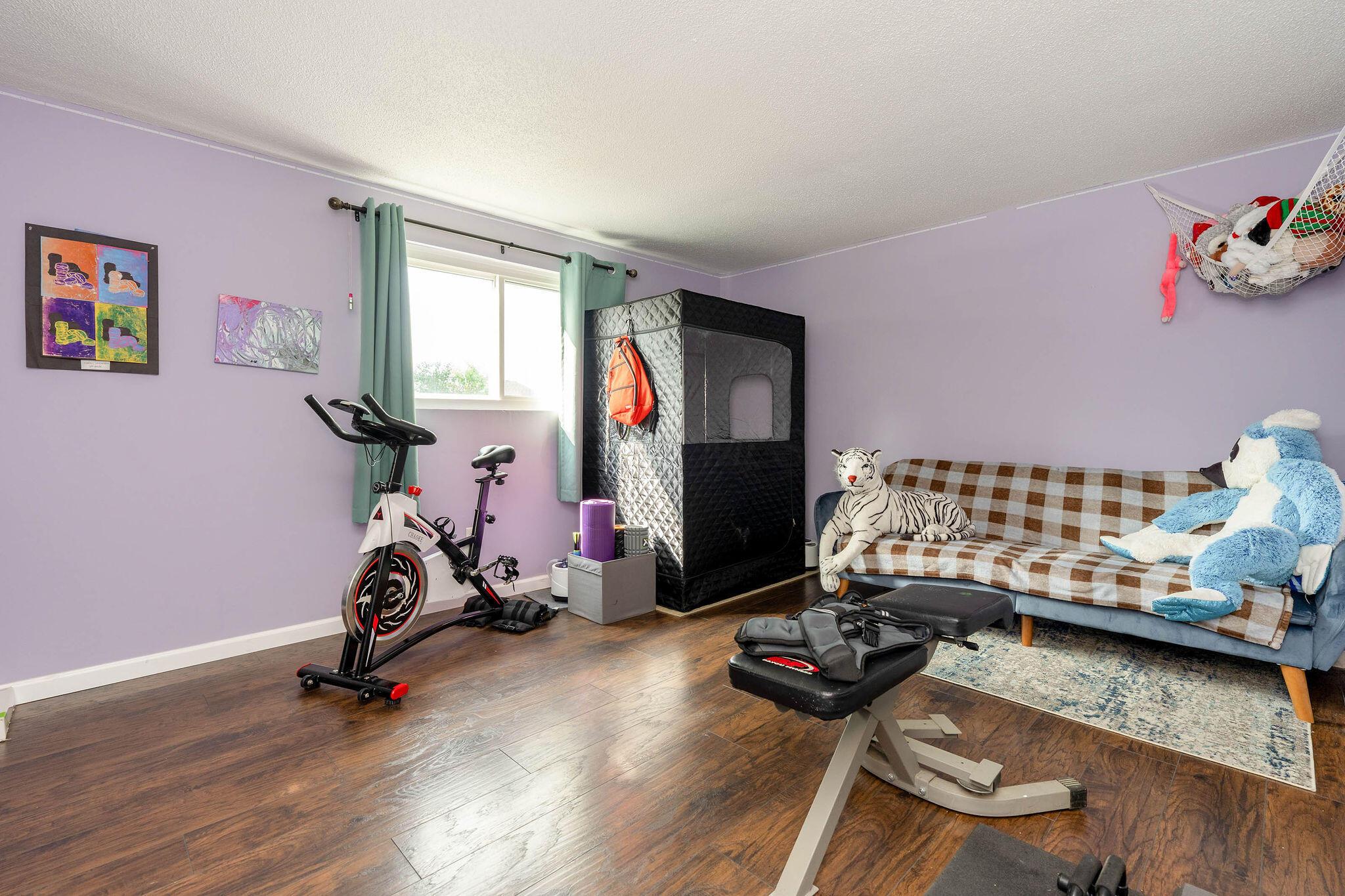 340 Parkdale Drive Property Photo 15