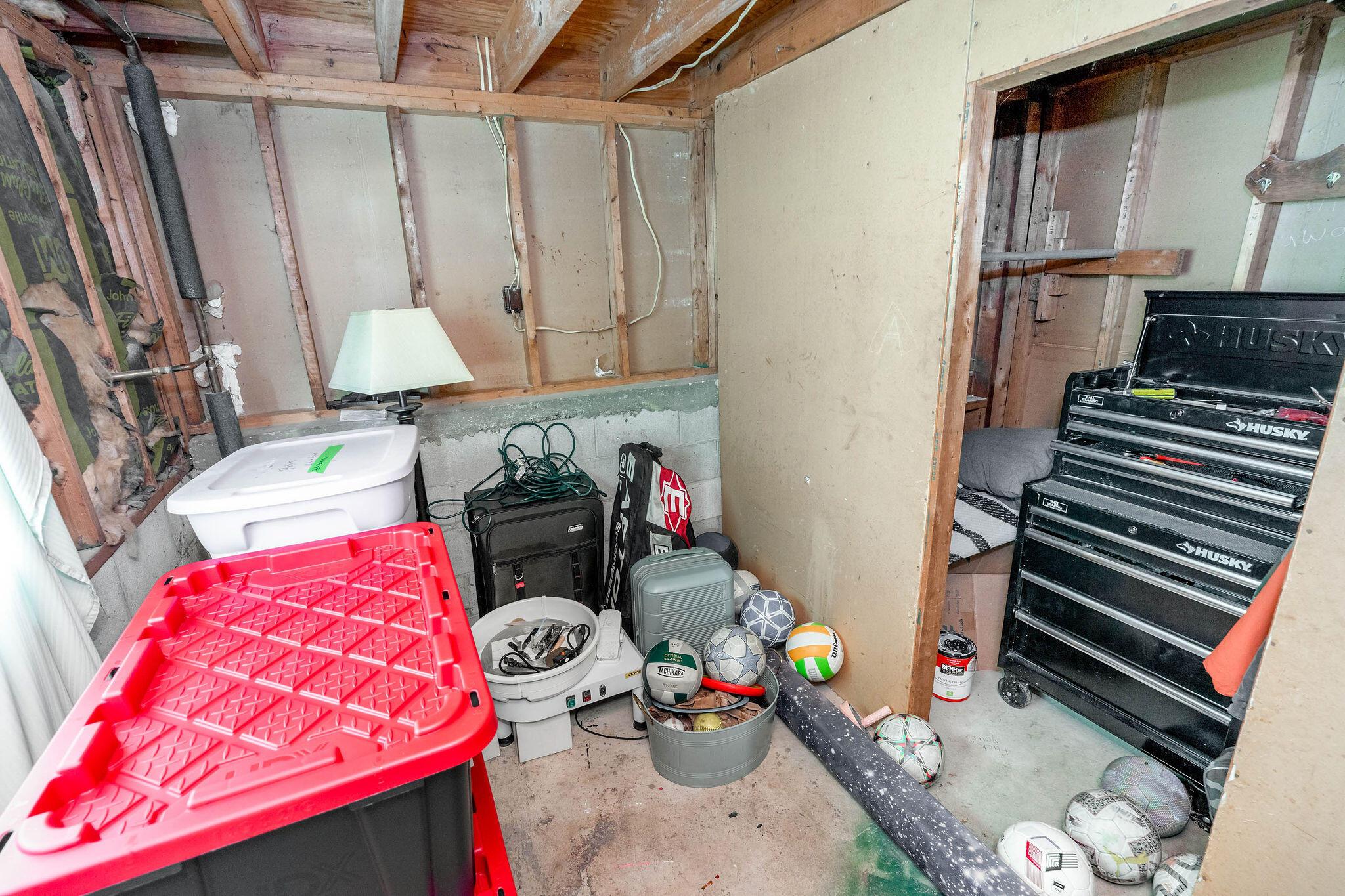 340 Parkdale Drive Property Photo 26