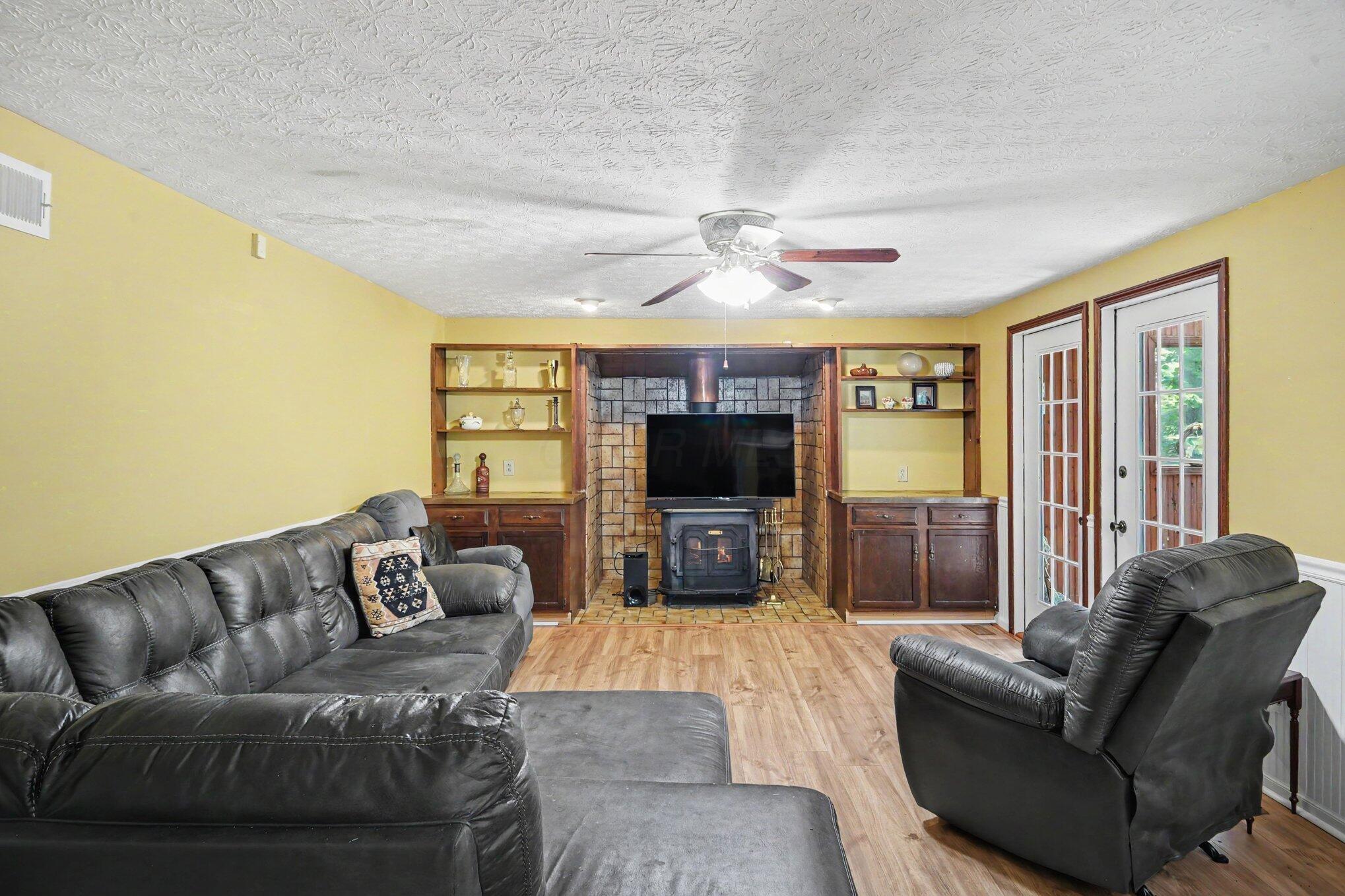 5241 Wolf Run Drive Property Photo 8