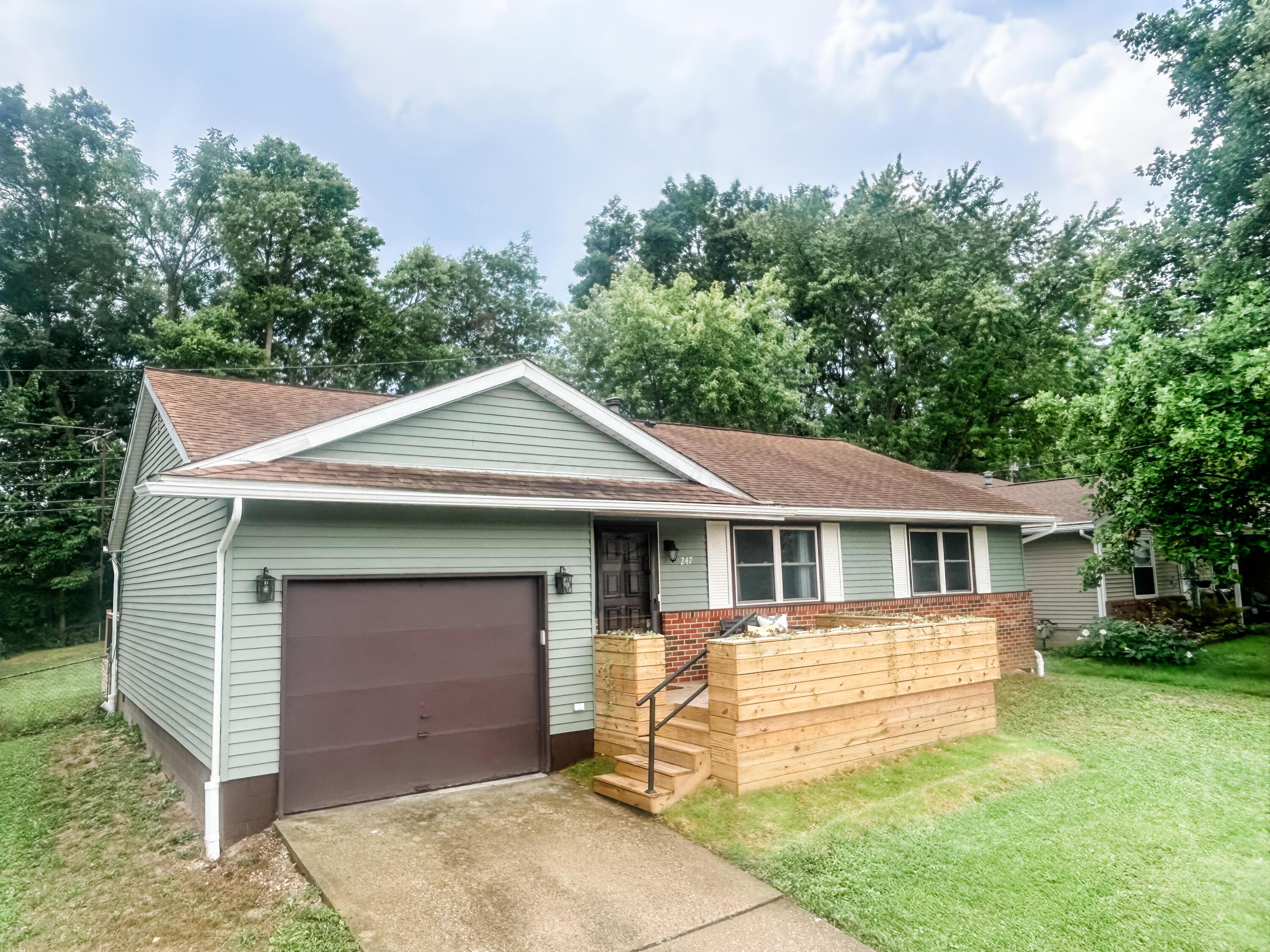 247 Lonepine Road Property Photo 2