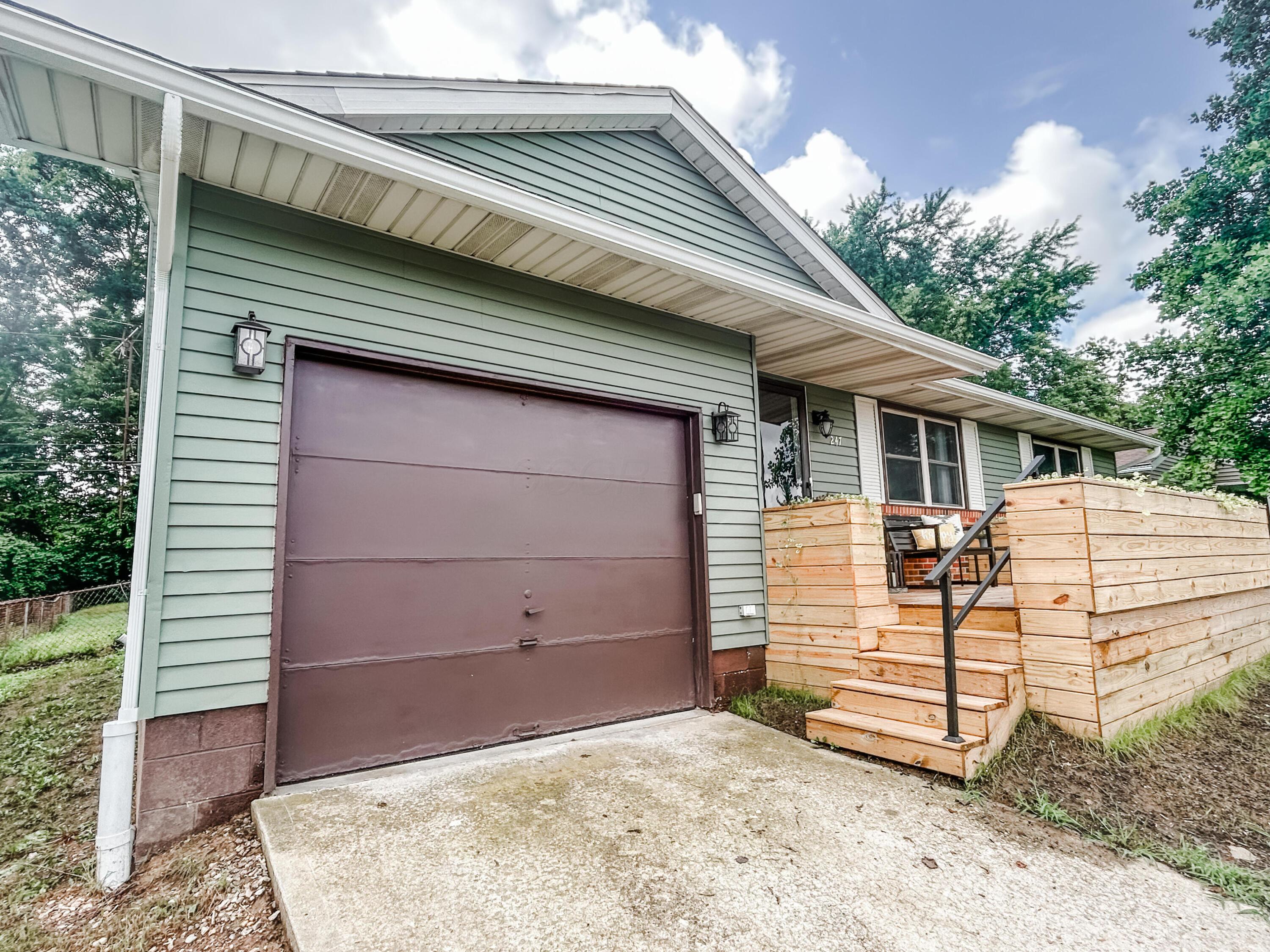 247 Lonepine Road Property Photo 3