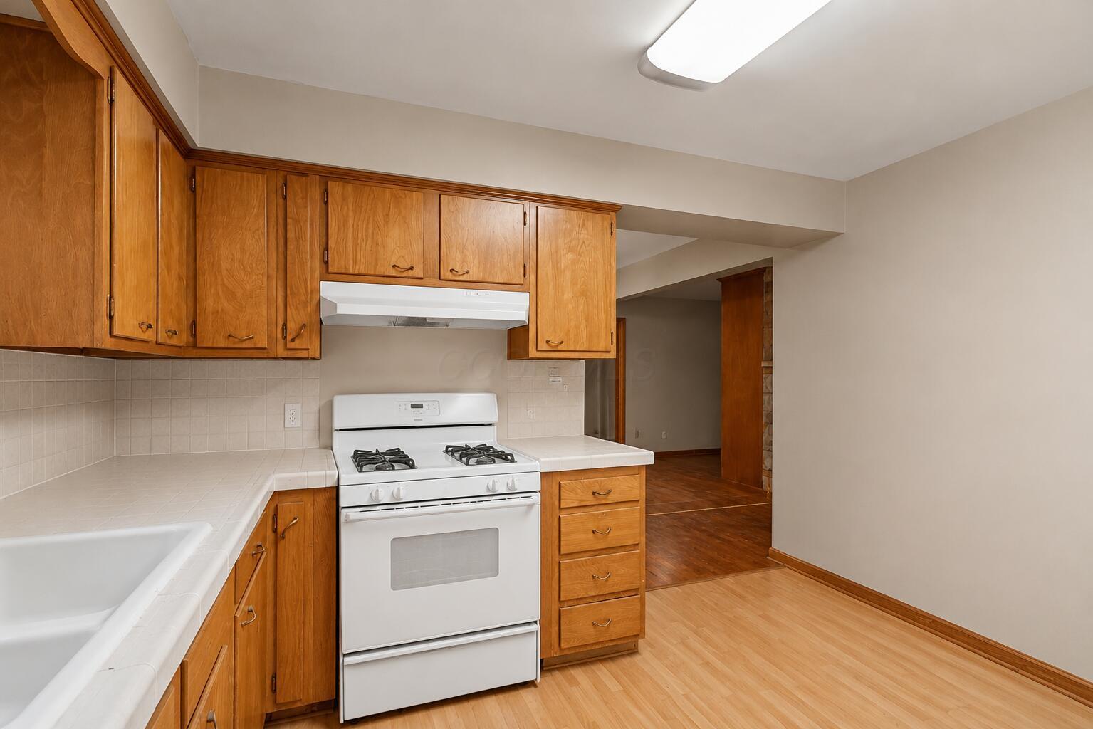 1792 Tiffin Road Property Photo 6