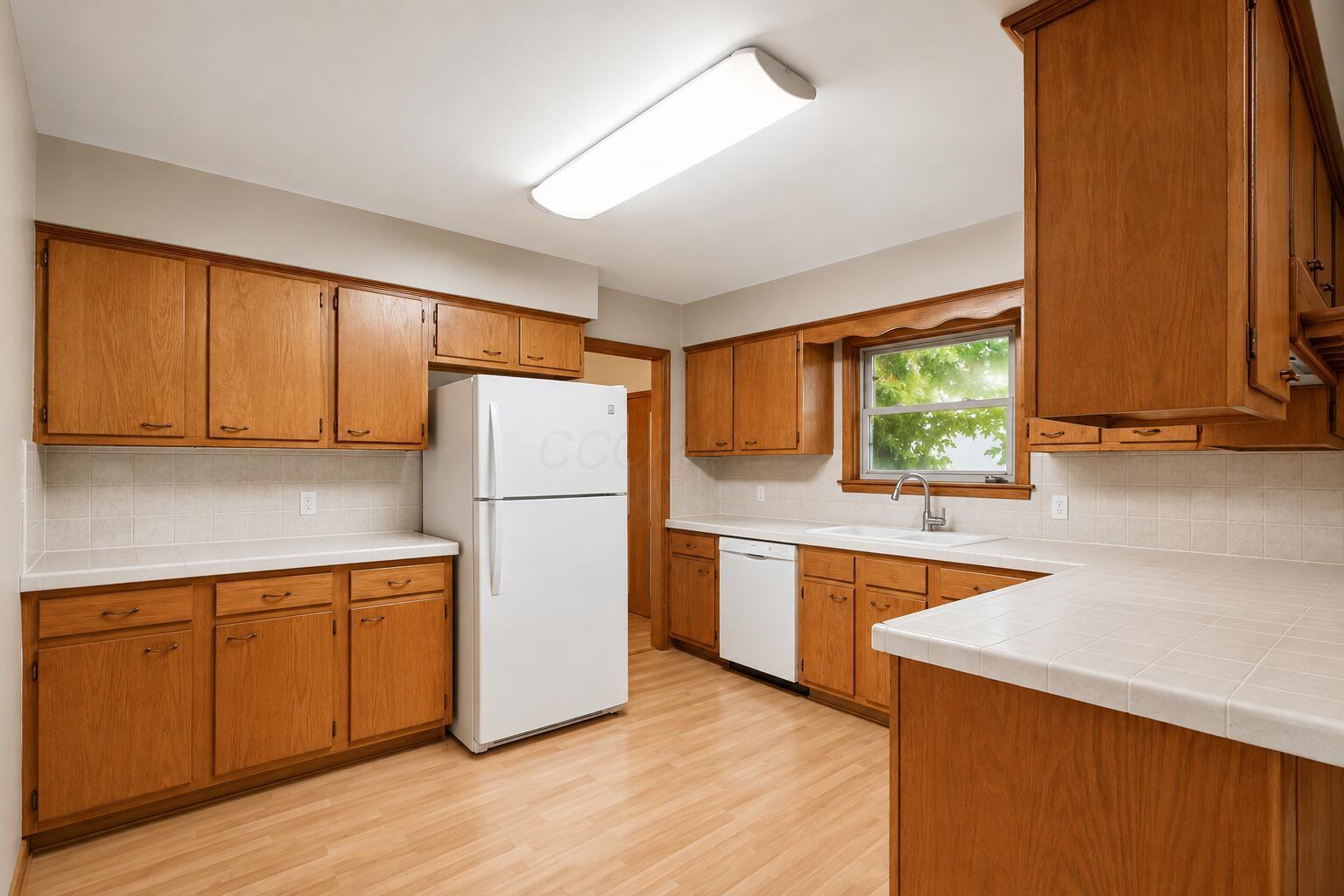1792 Tiffin Road Property Photo 7