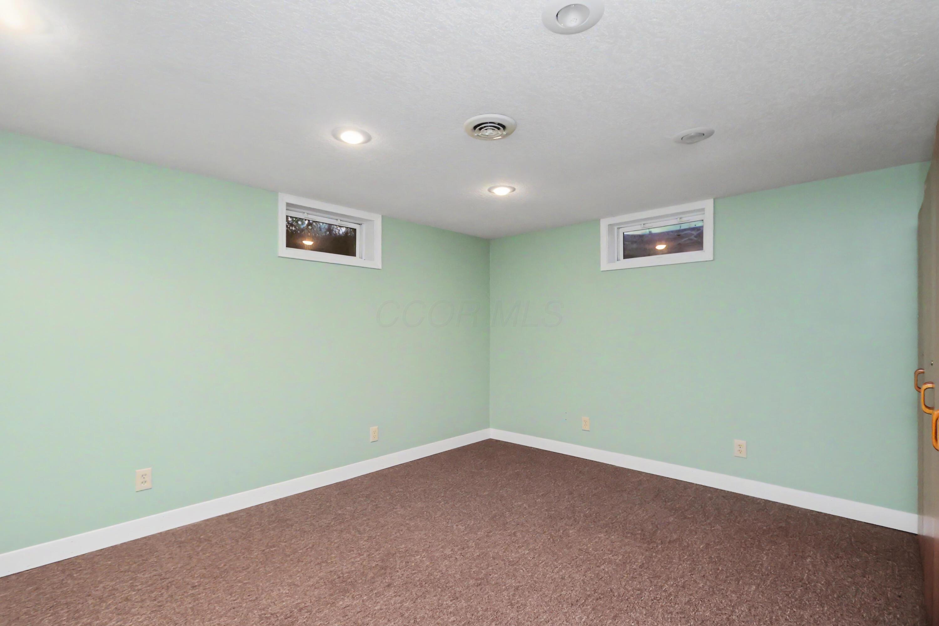 1792 Tiffin Road Property Photo 20