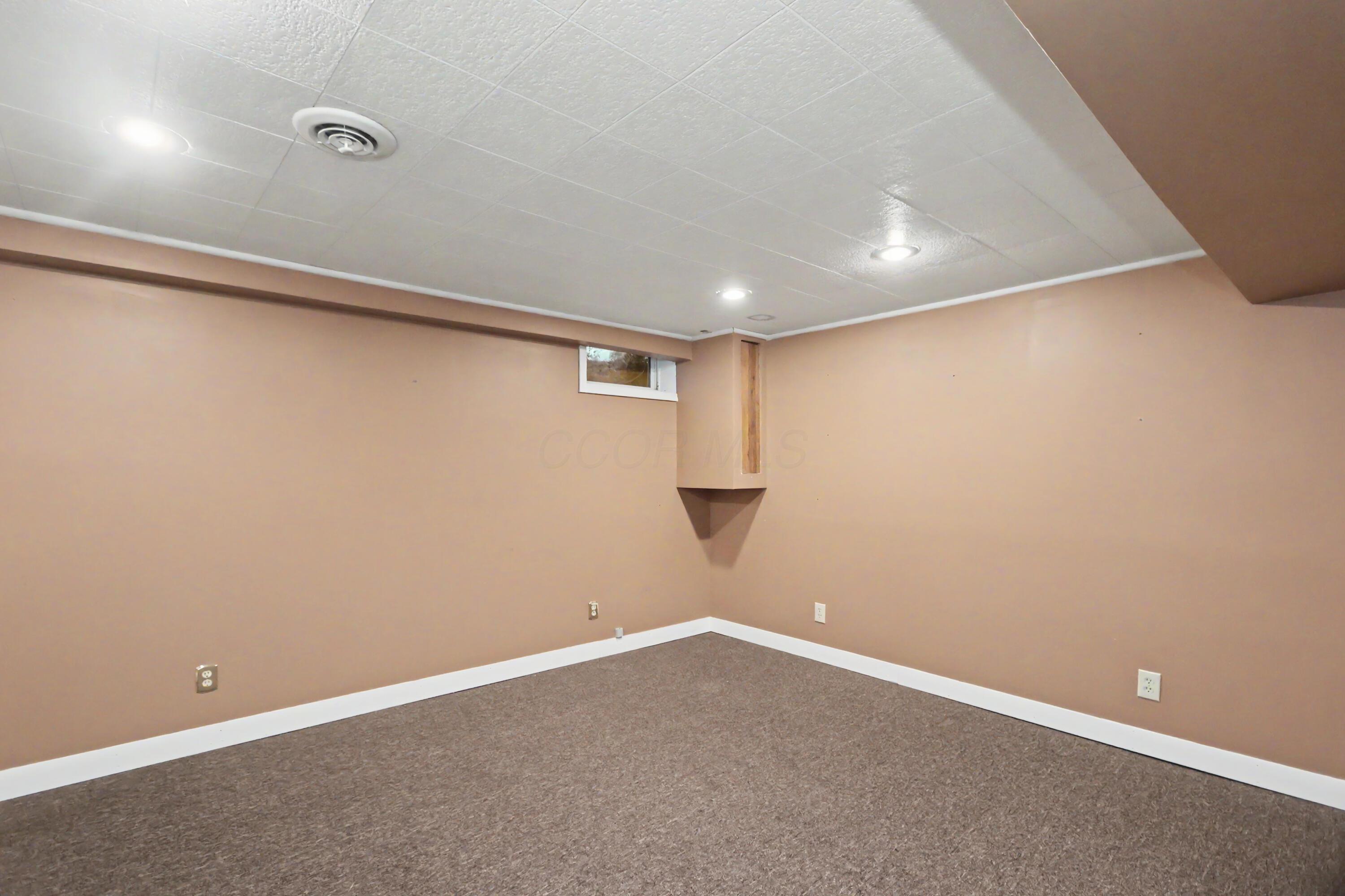 1792 Tiffin Road Property Photo 22