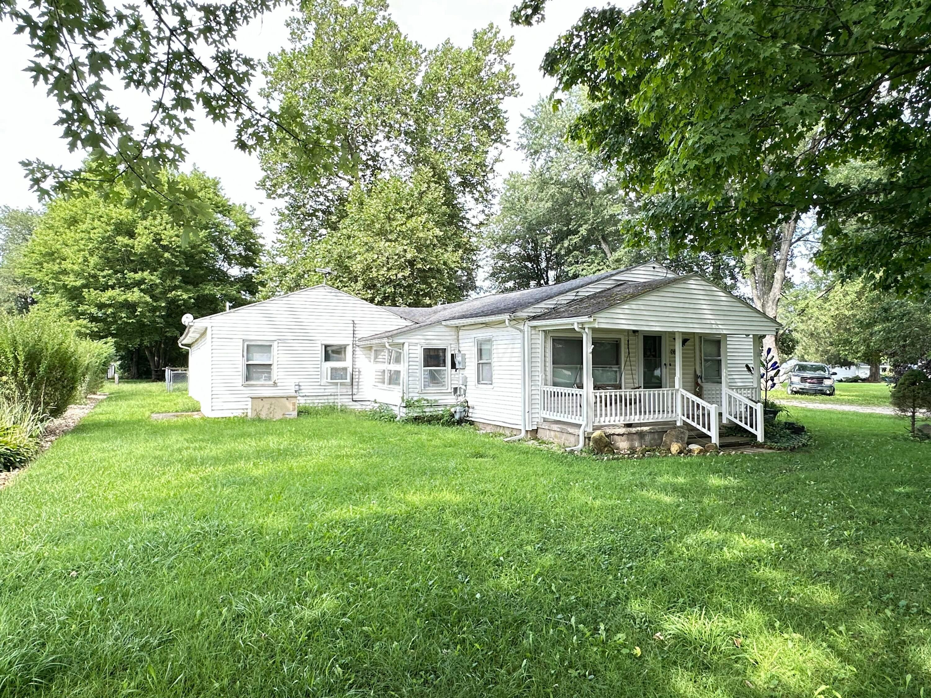 5715 Chestnut Hills Road Ne Property Photo 1