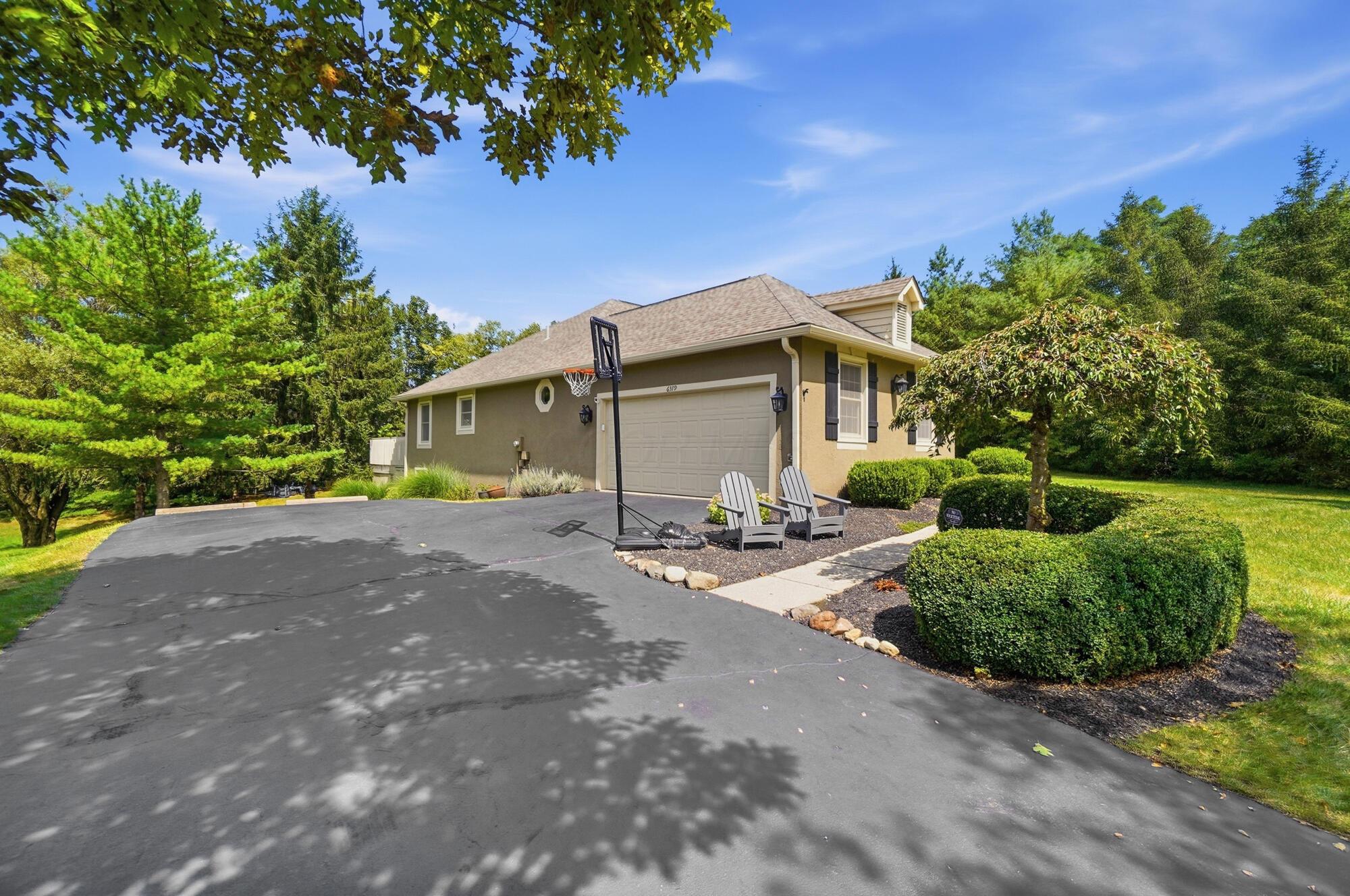 6379 Crystal Valley Drive Property Photo 5