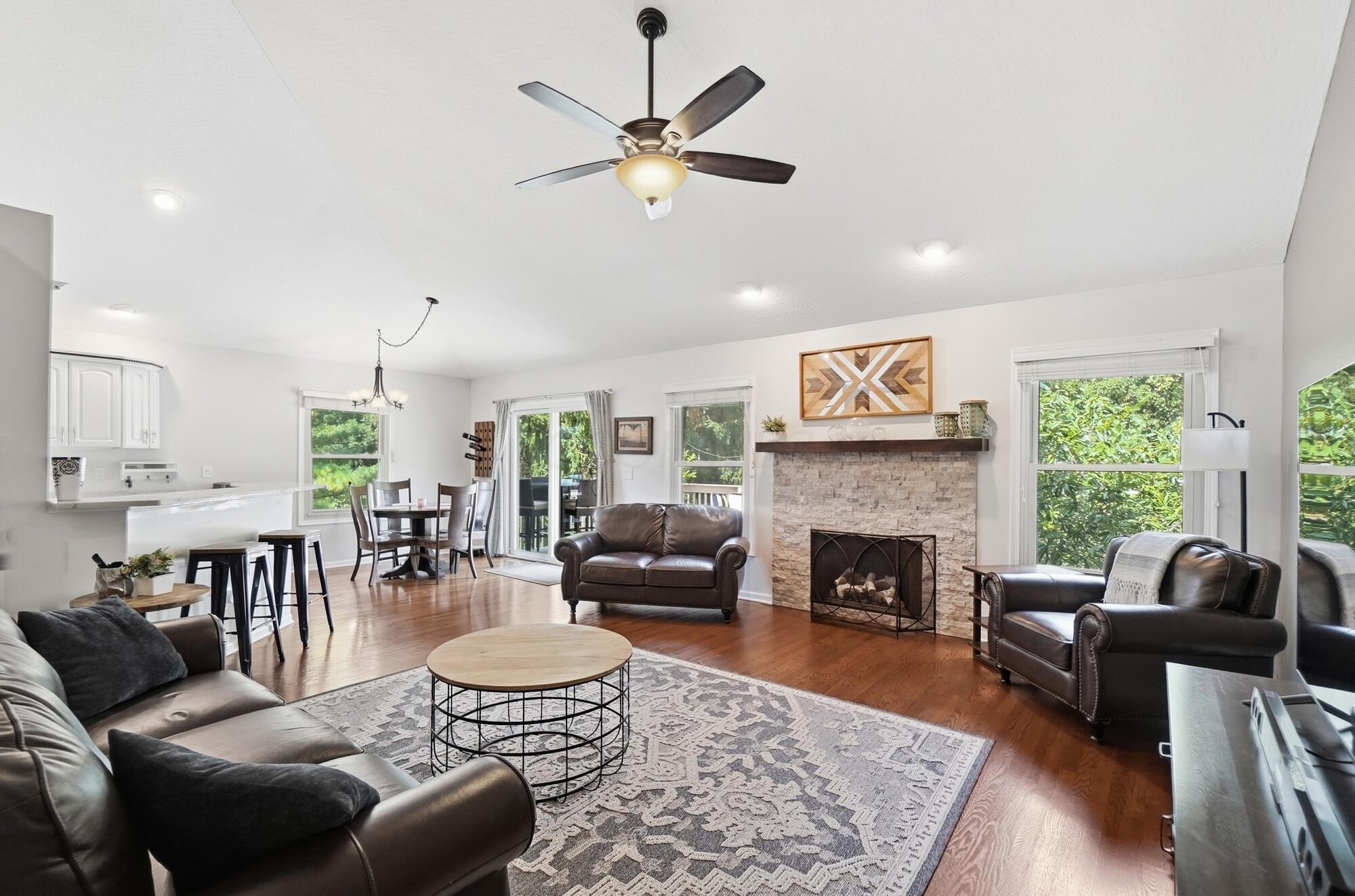 6379 Crystal Valley Drive Property Photo 7