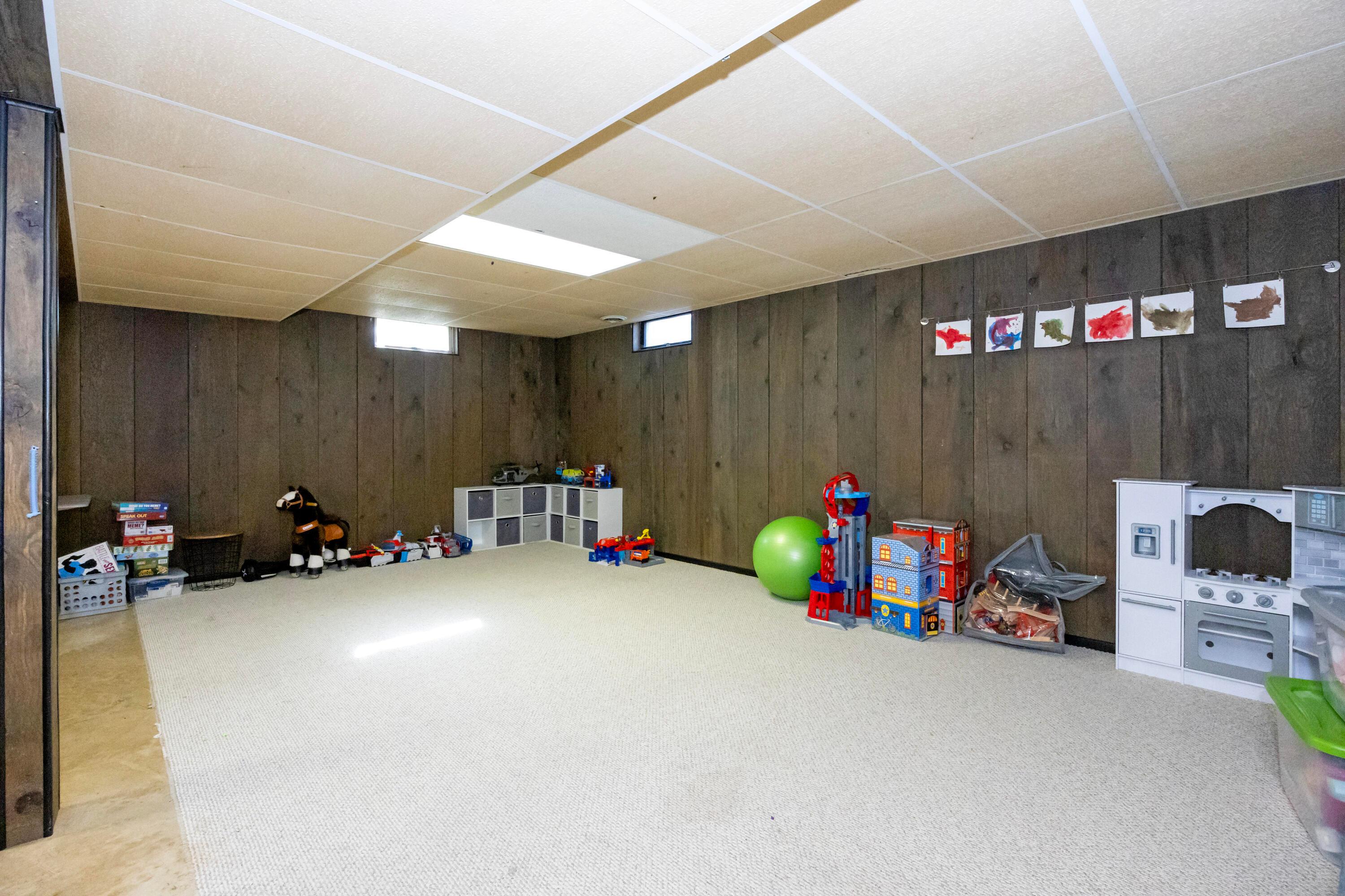 708 Youngs Terrace Property Photo 21