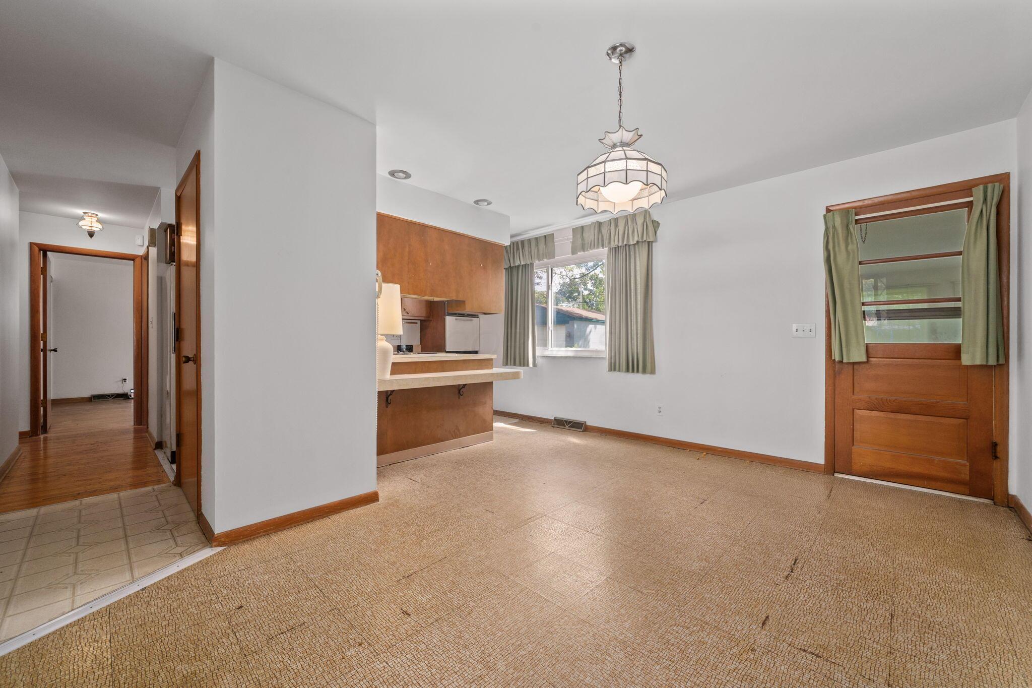 5668 Crawford Drive Property Photo 8