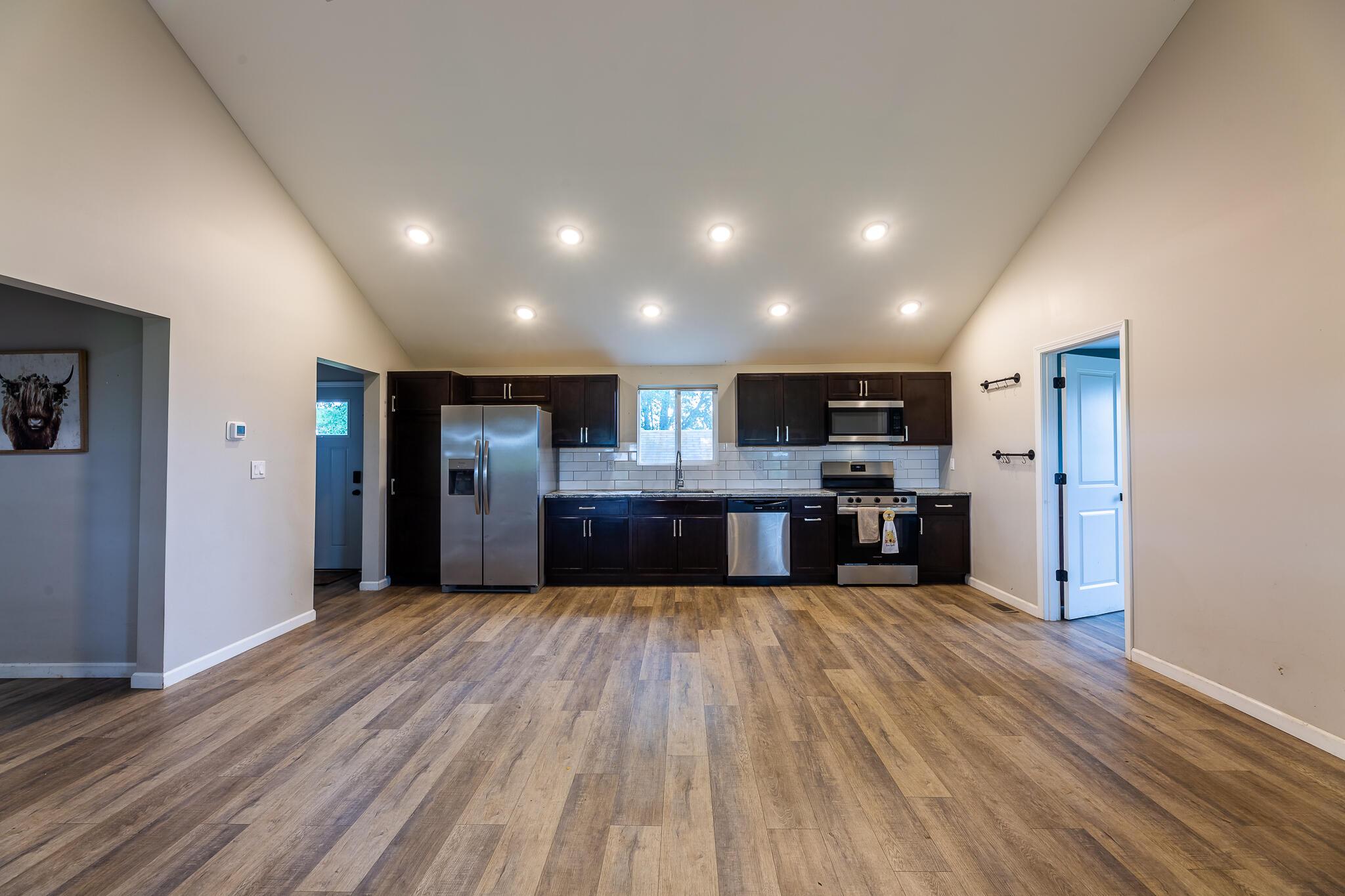6135 Allen Road Property Photo 5