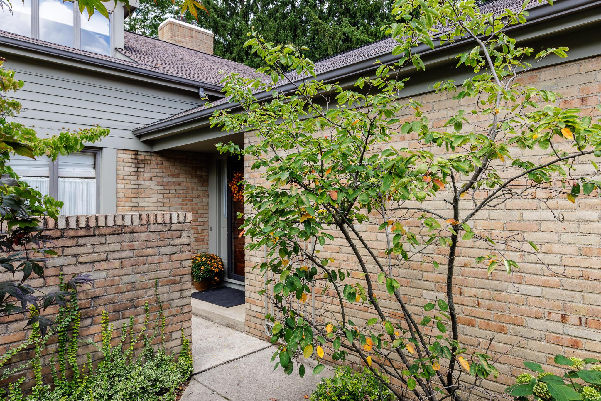 6457 Strathaven Court E Property Photo 2