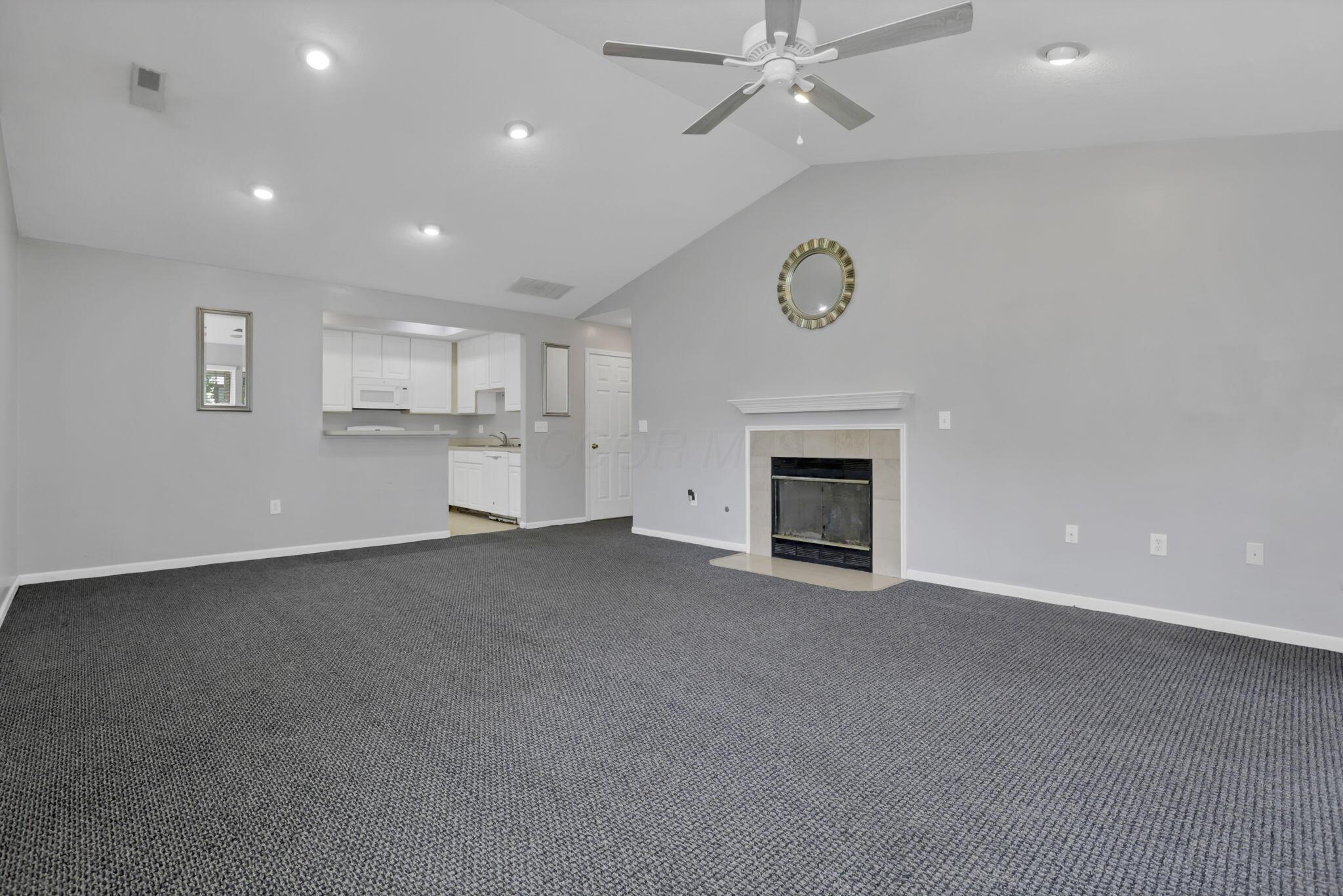 2272 Cove Landing Property Photo 4