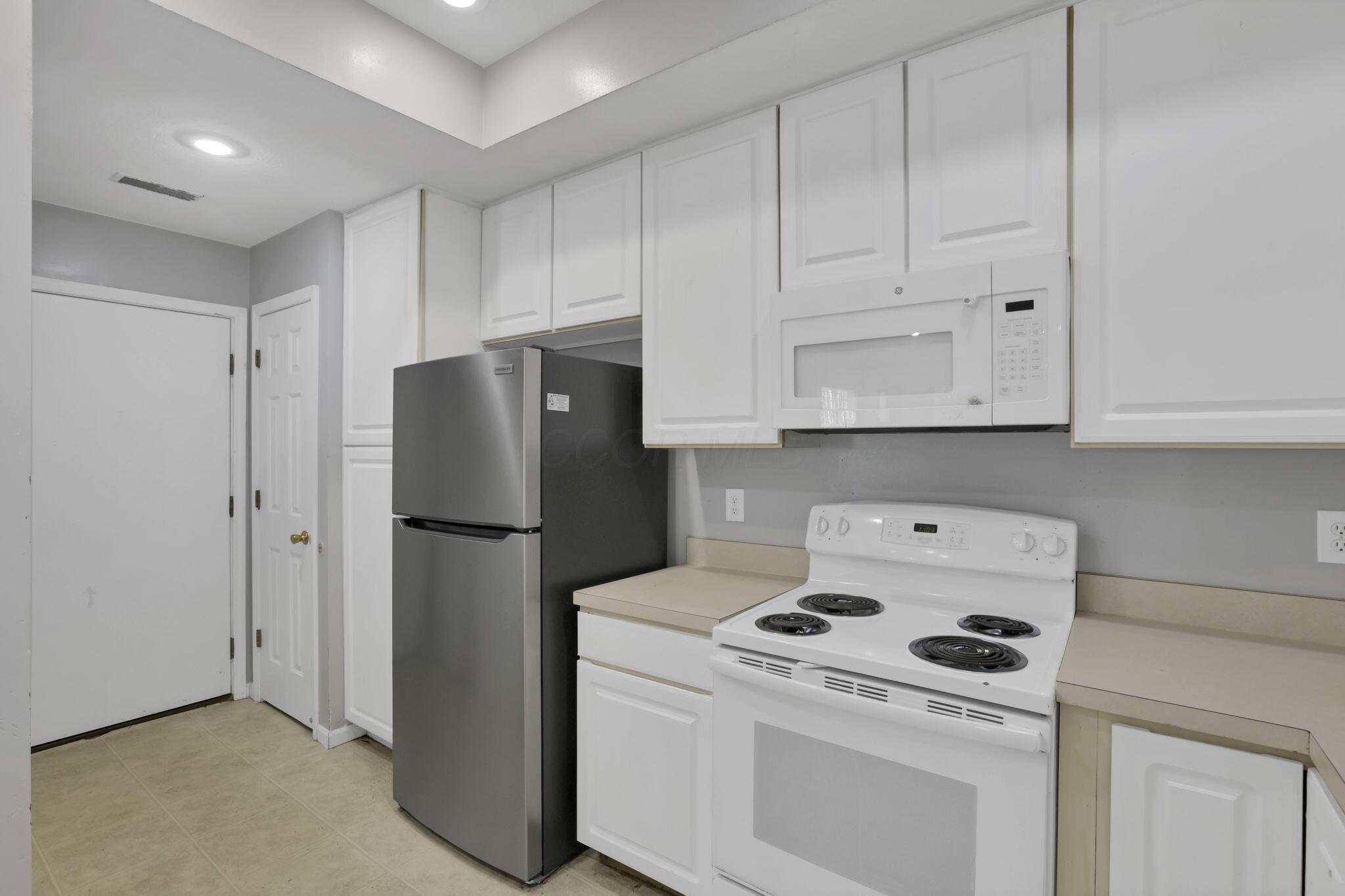 2272 Cove Landing Property Photo 8