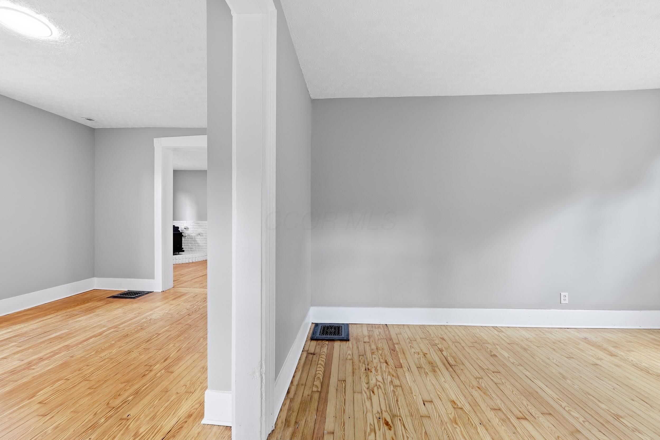 629 E Columbus Avenue Property Photo 5
