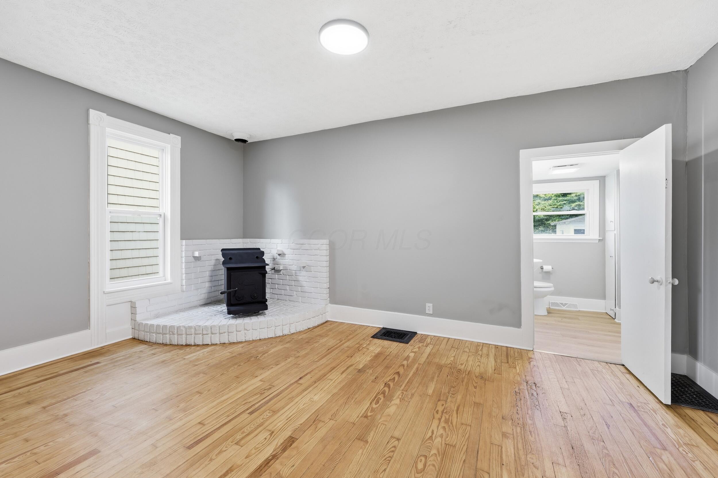 629 E Columbus Avenue Property Photo 13