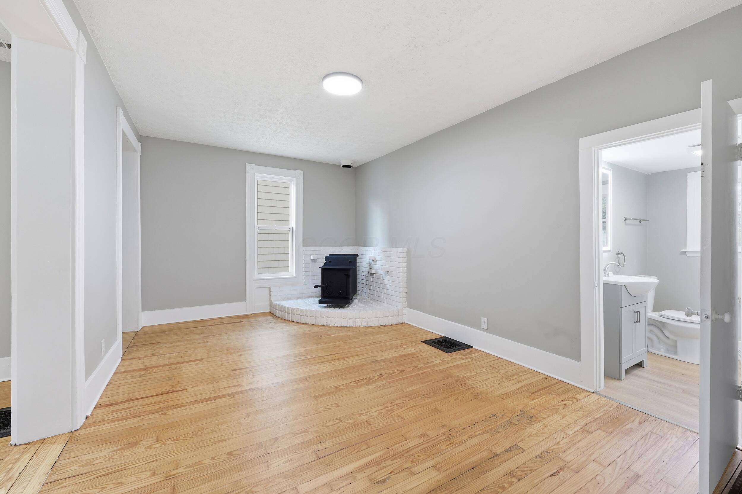 629 E Columbus Avenue Property Photo 14