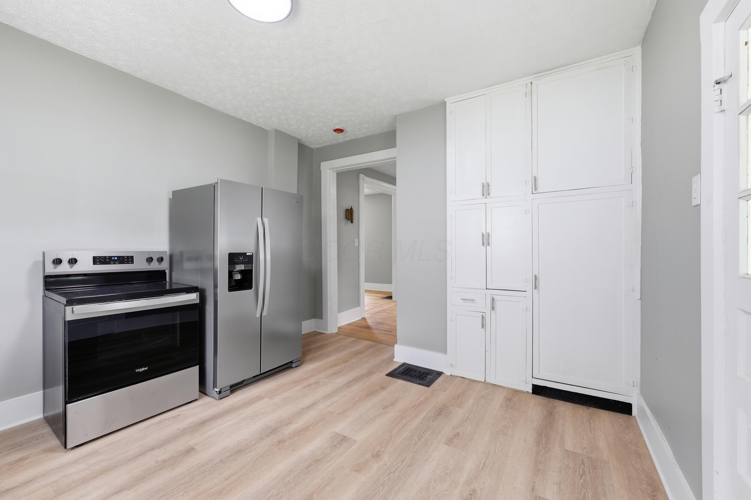 629 E Columbus Avenue Property Photo 18