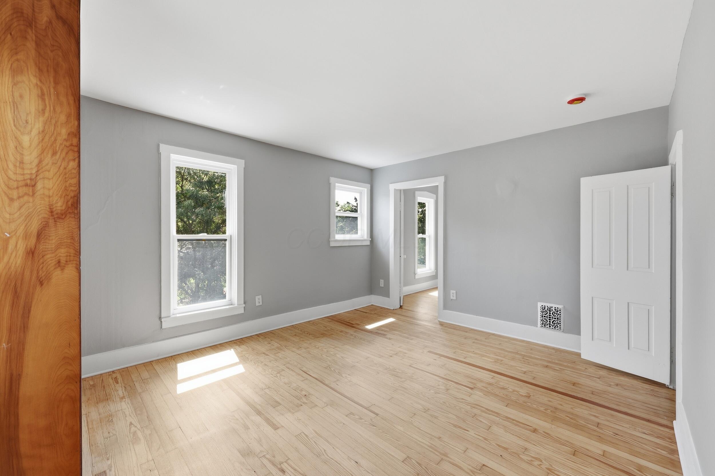 629 E Columbus Avenue Property Photo 20