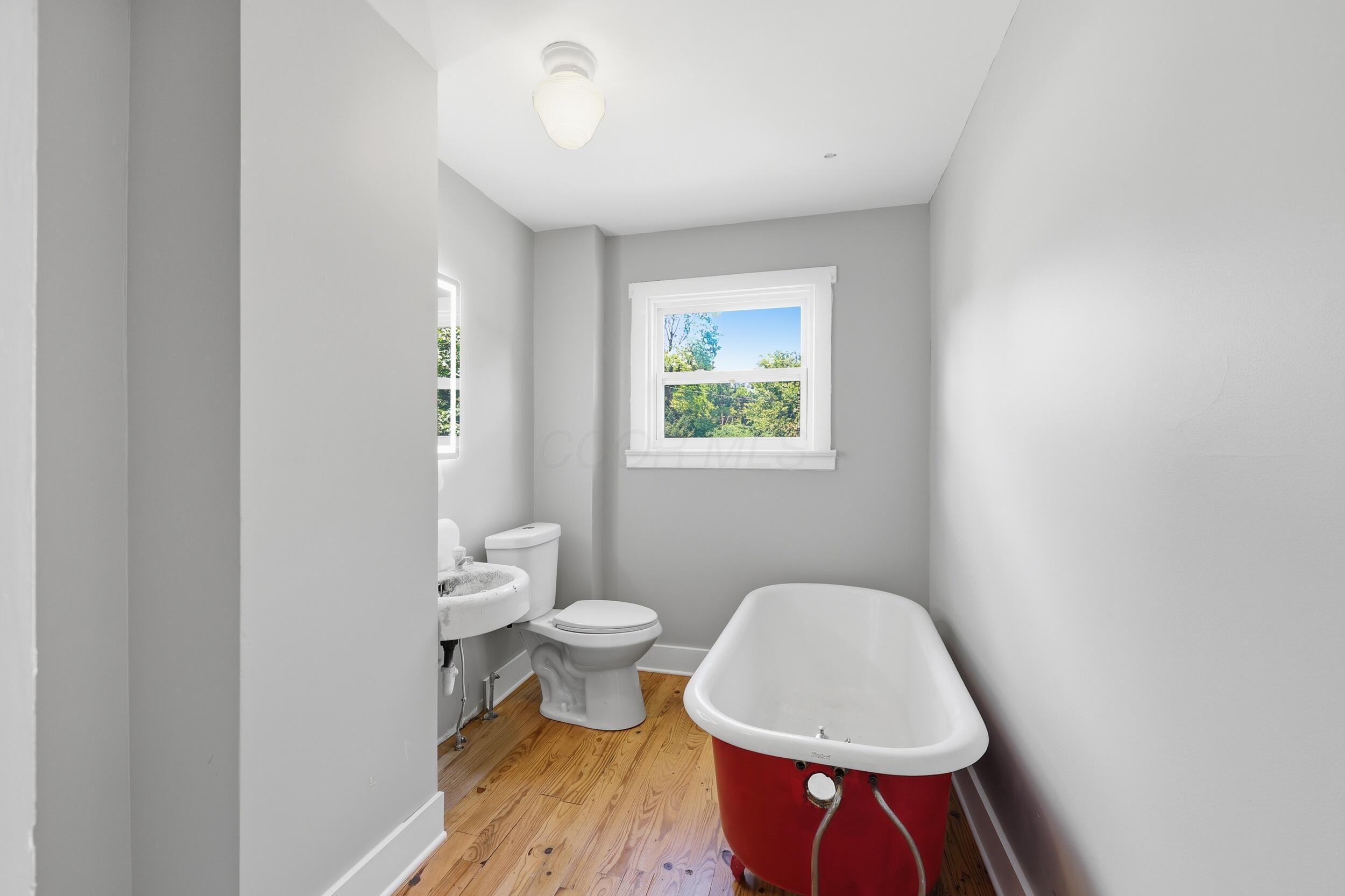 629 E Columbus Avenue Property Photo 24