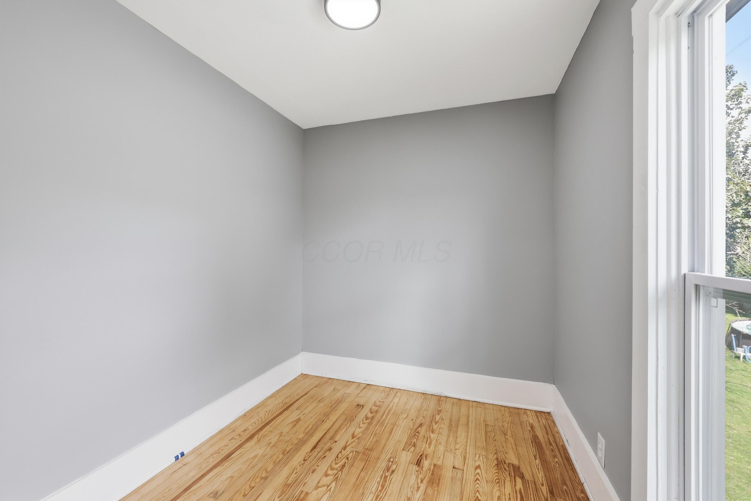 629 E Columbus Avenue Property Photo 25