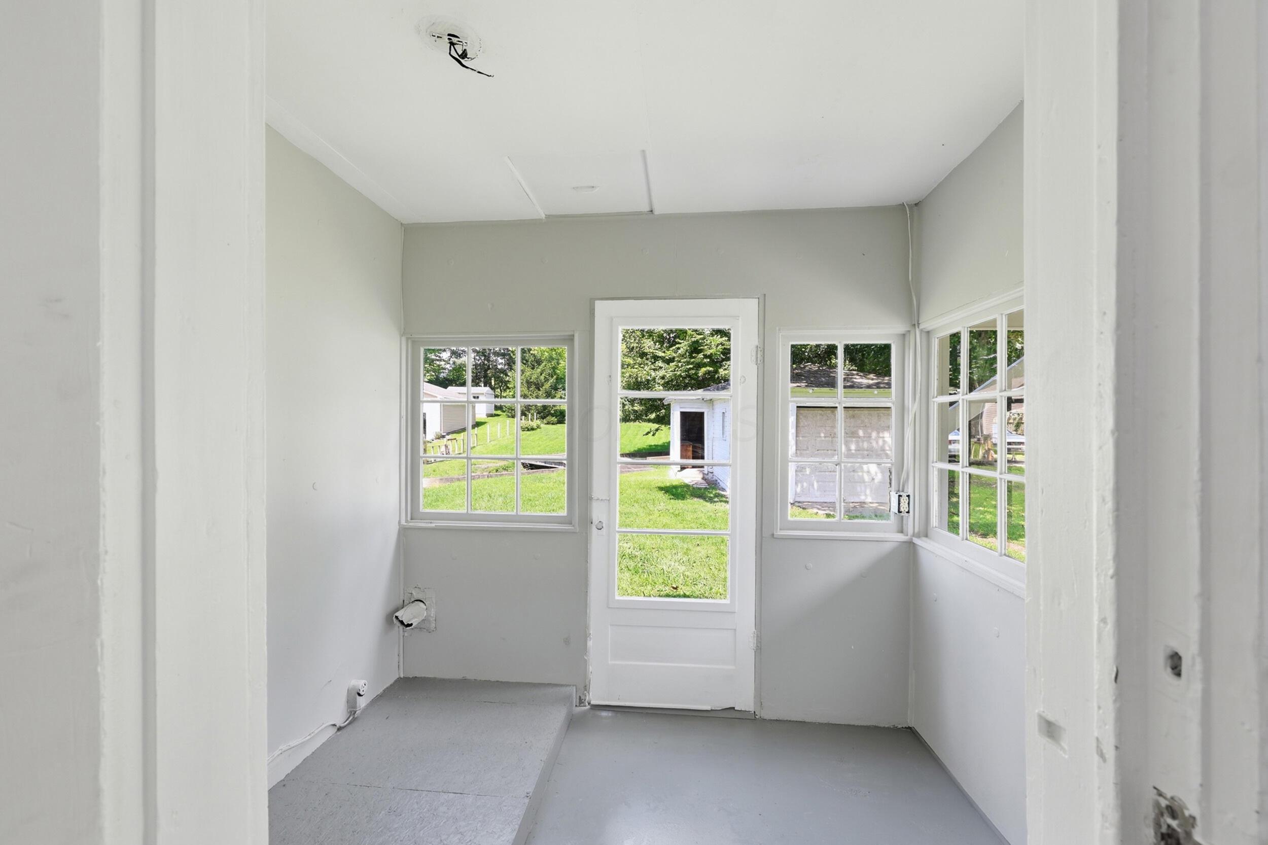 629 E Columbus Avenue Property Photo 26