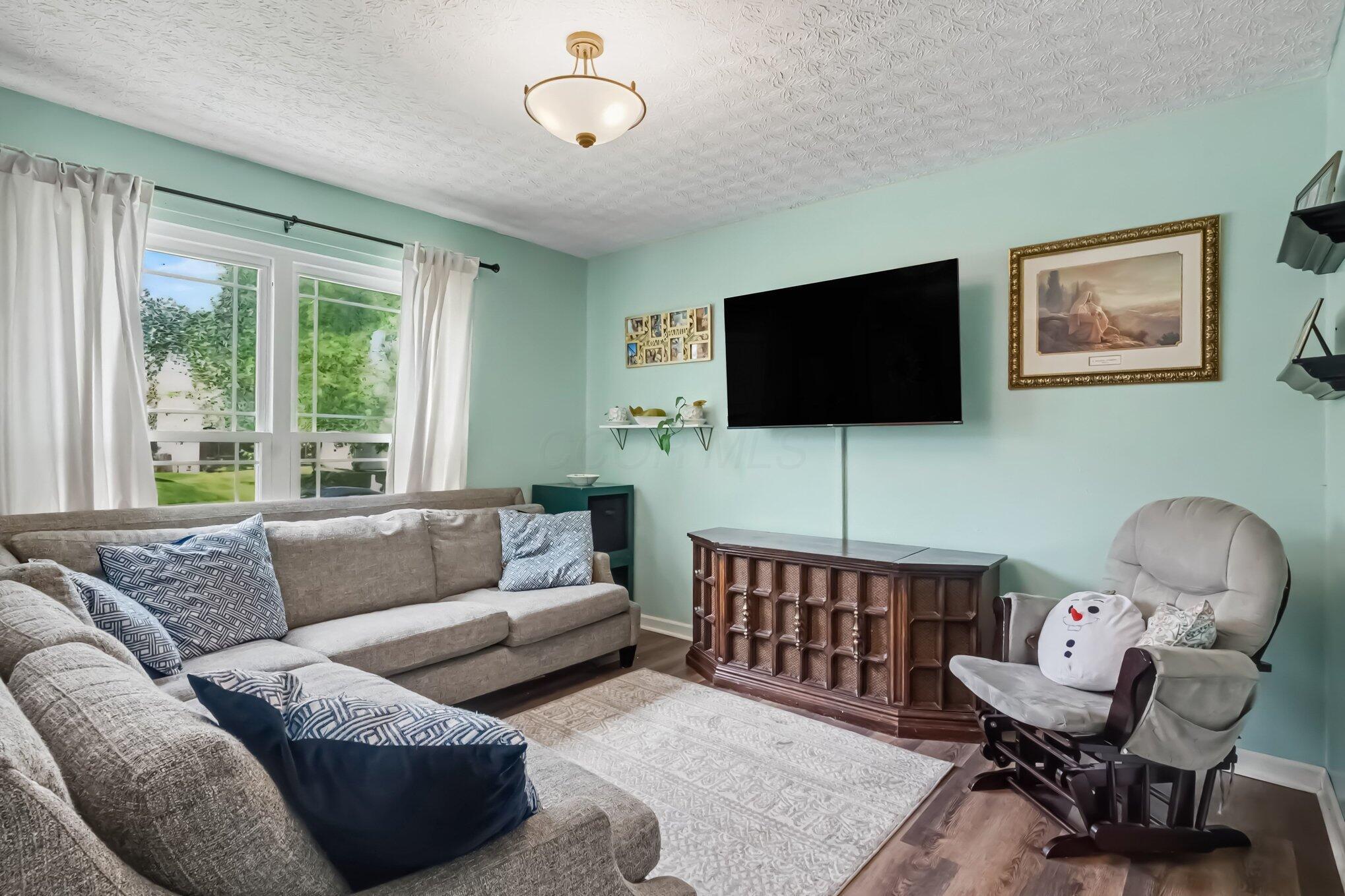1591 Meadowlark Lane Property Photo 4