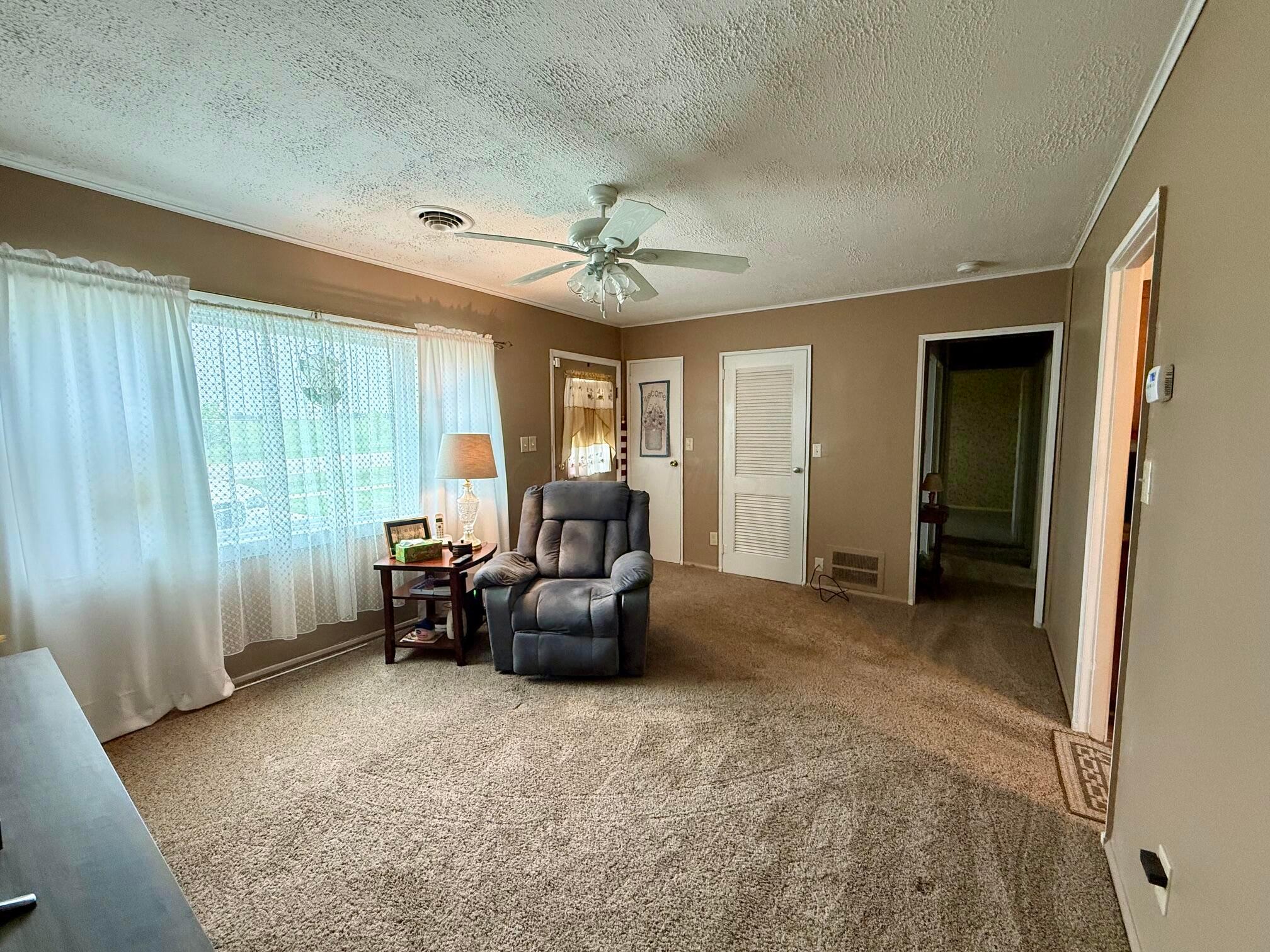 1427 E Southern Avenue Property Photo 5