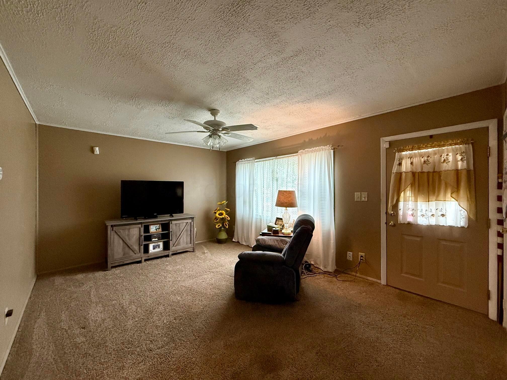 1427 E Southern Avenue Property Photo 7