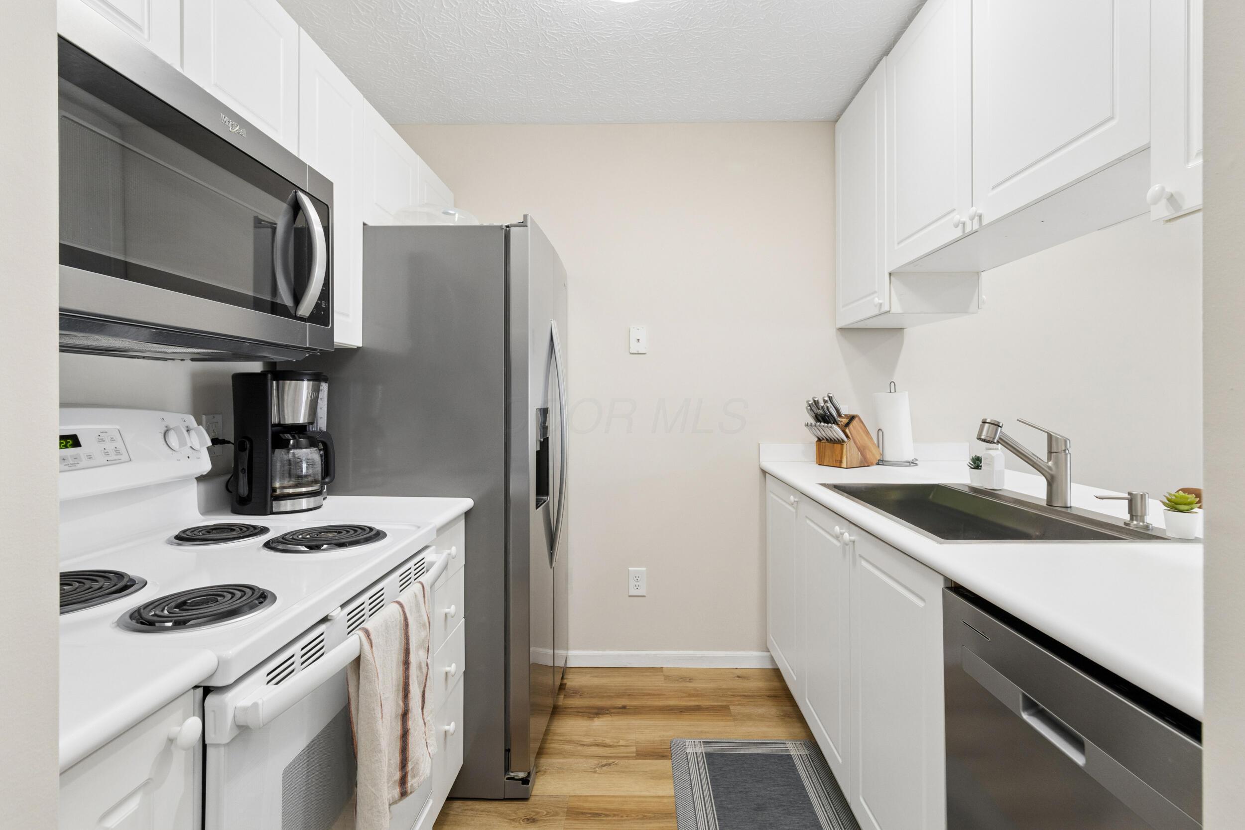 1967 Bashan Drive, 82d Property Photo 5