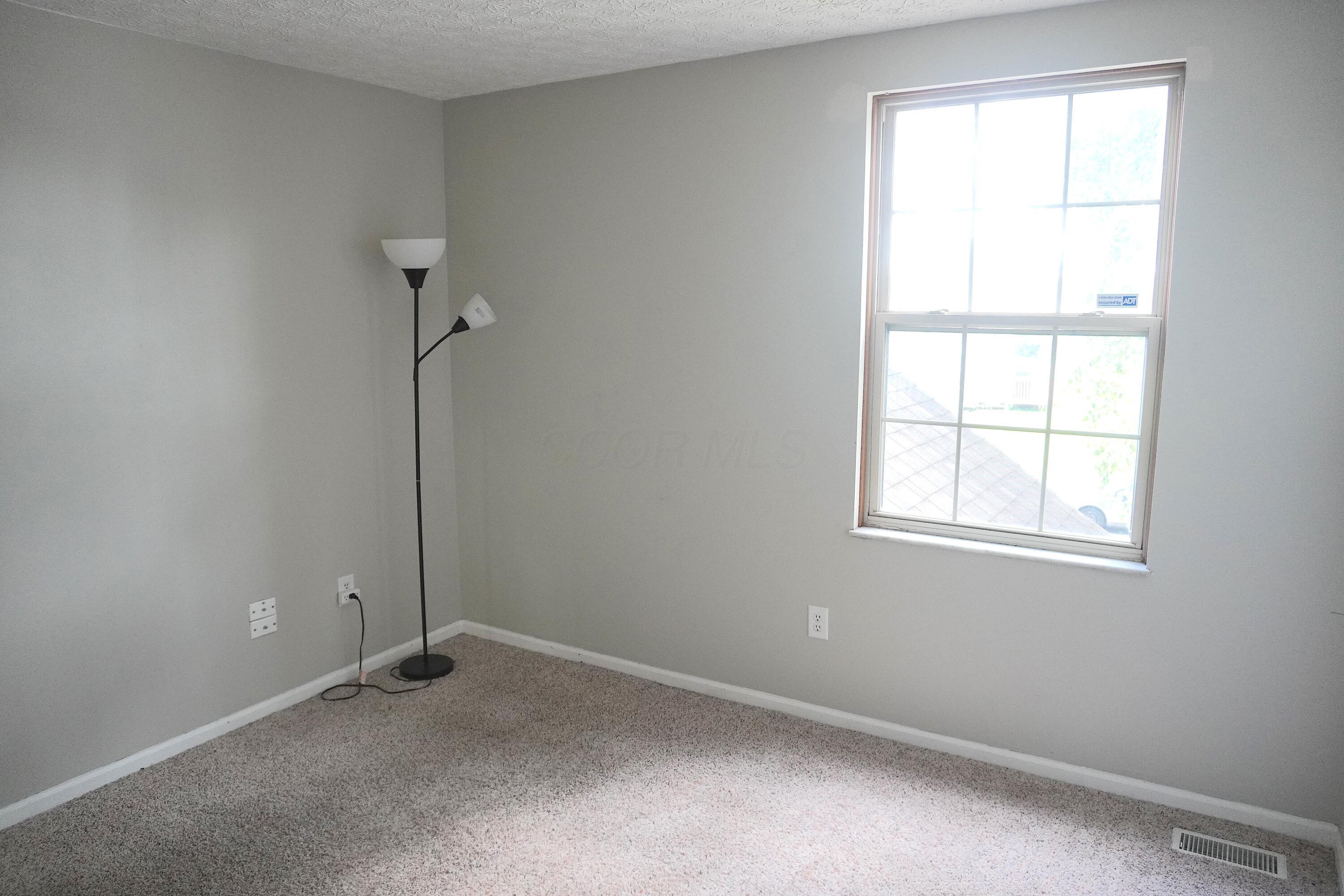 6000 Leafridge Lane Property Photo 12