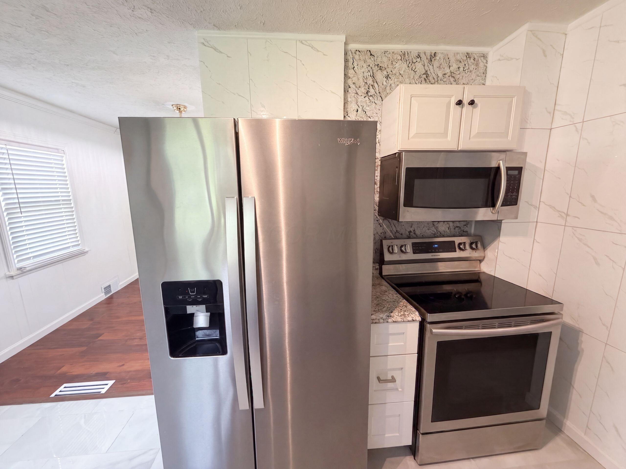 601 Rhoads Avenue Property Photo 2
