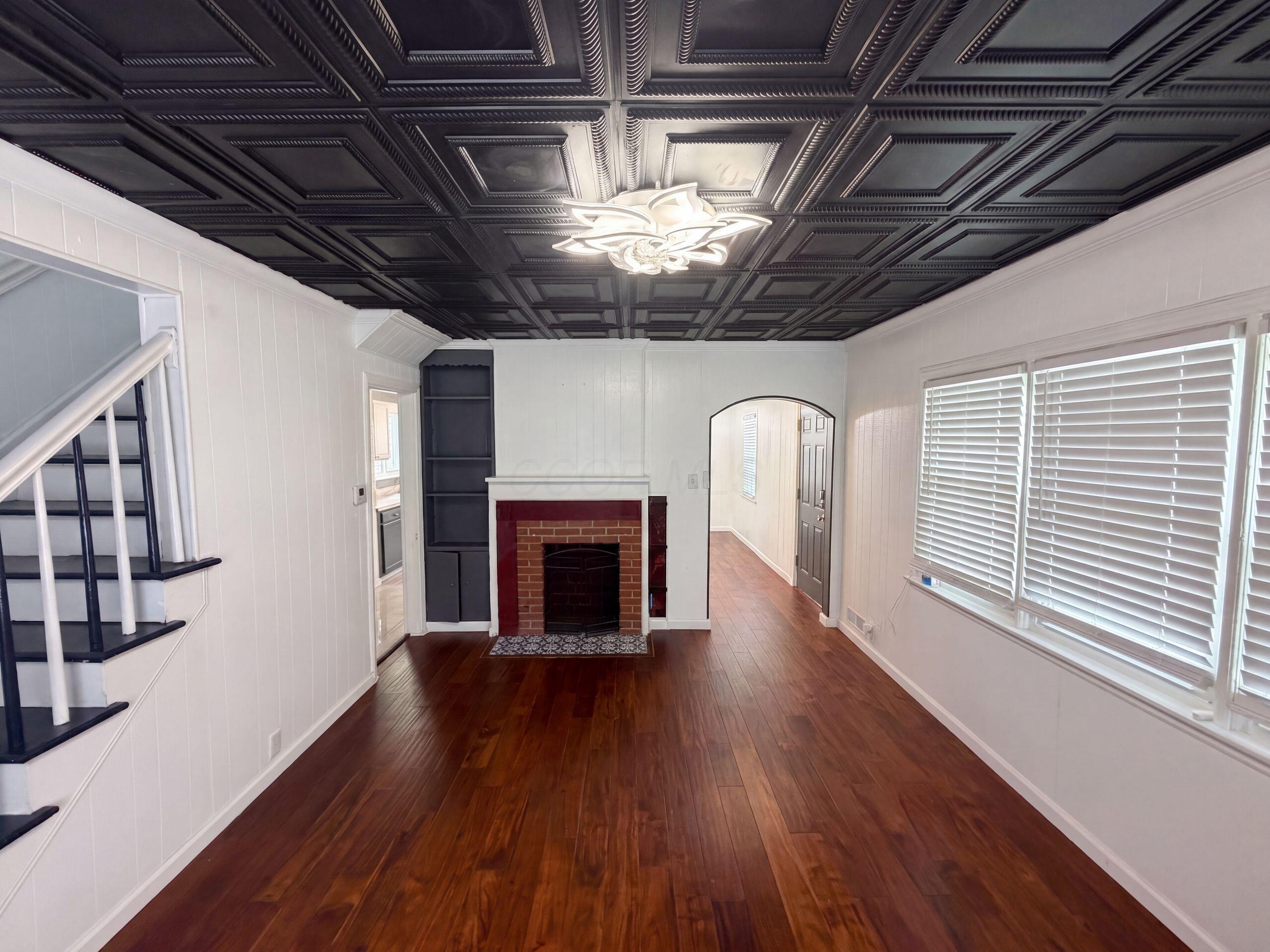 601 Rhoads Avenue Property Photo 3