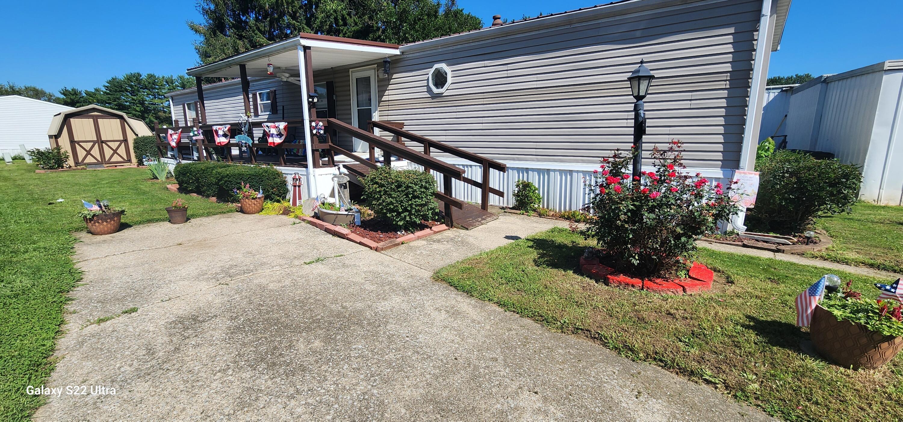 189 Parklawn Drive Property Photo 2