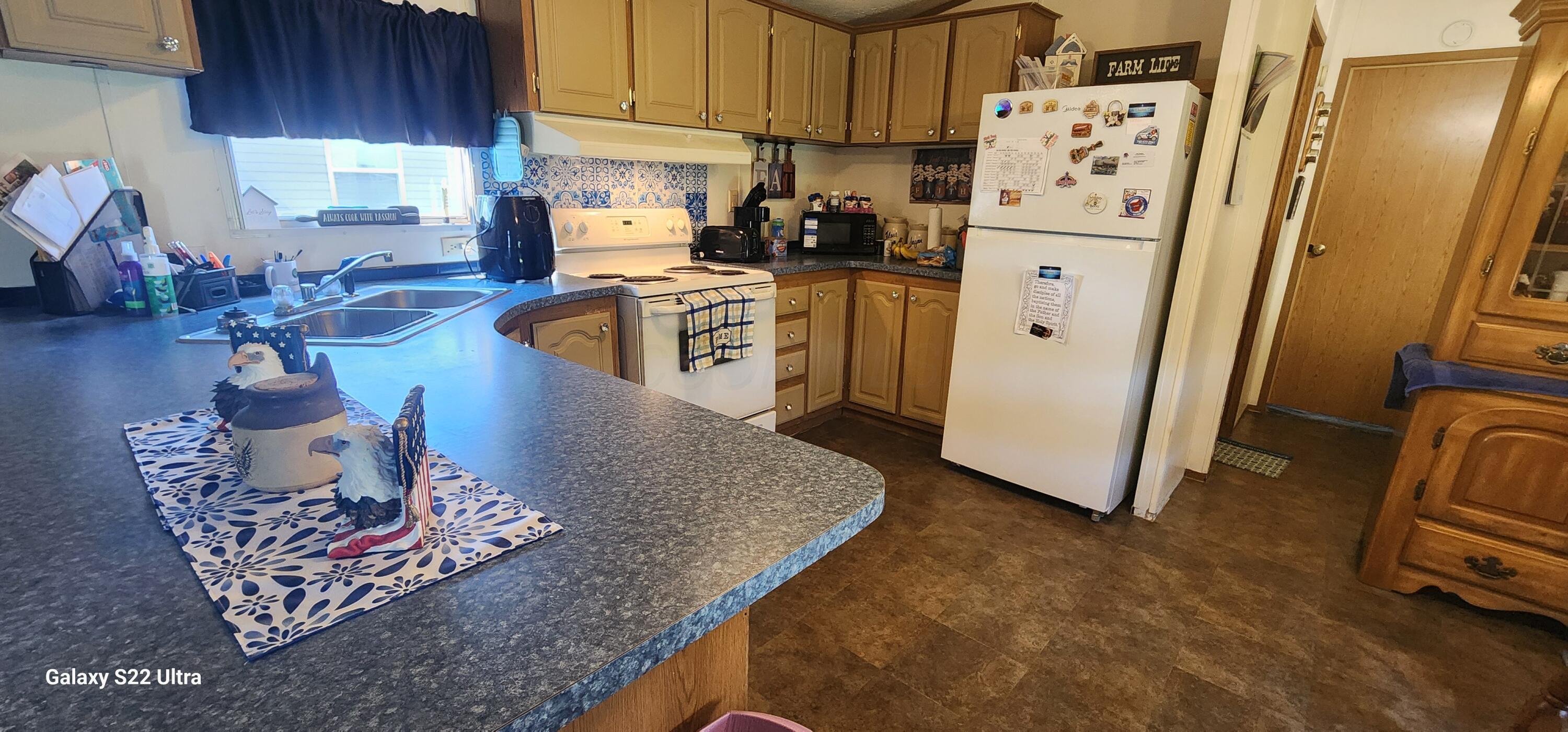 189 Parklawn Drive Property Photo 9