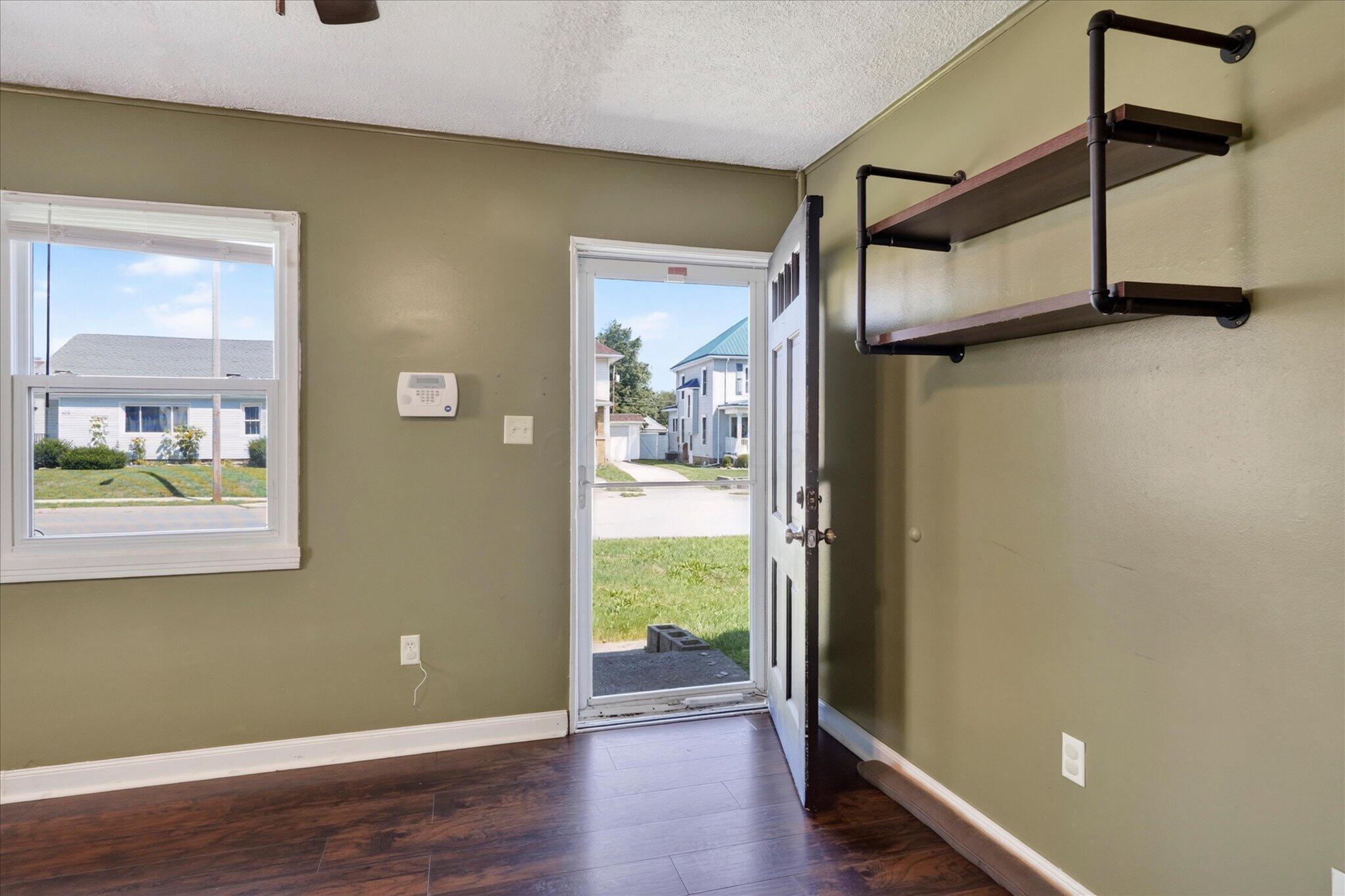 913 Washington Avenue Property Photo 5
