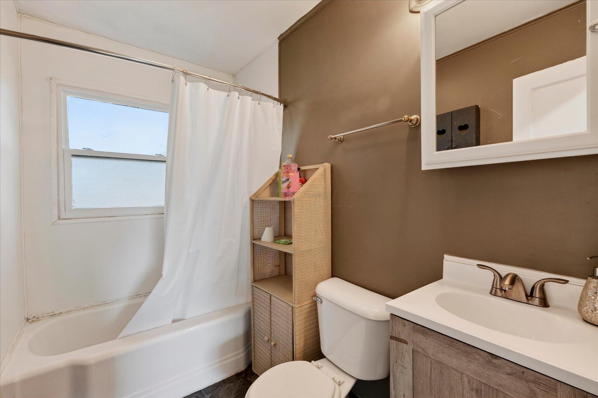 913 Washington Avenue Property Photo 17
